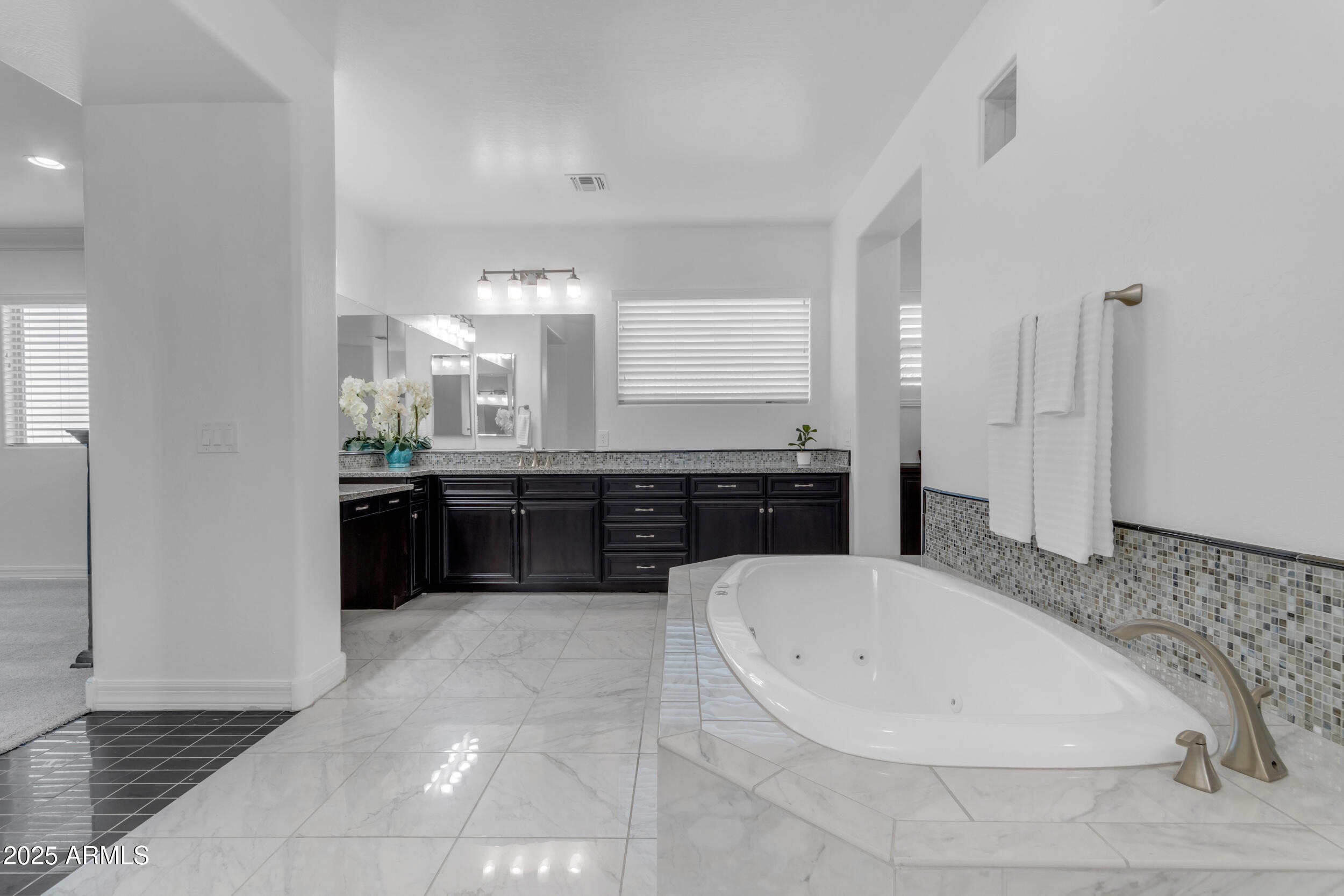 2219 E GALILEO Drive
