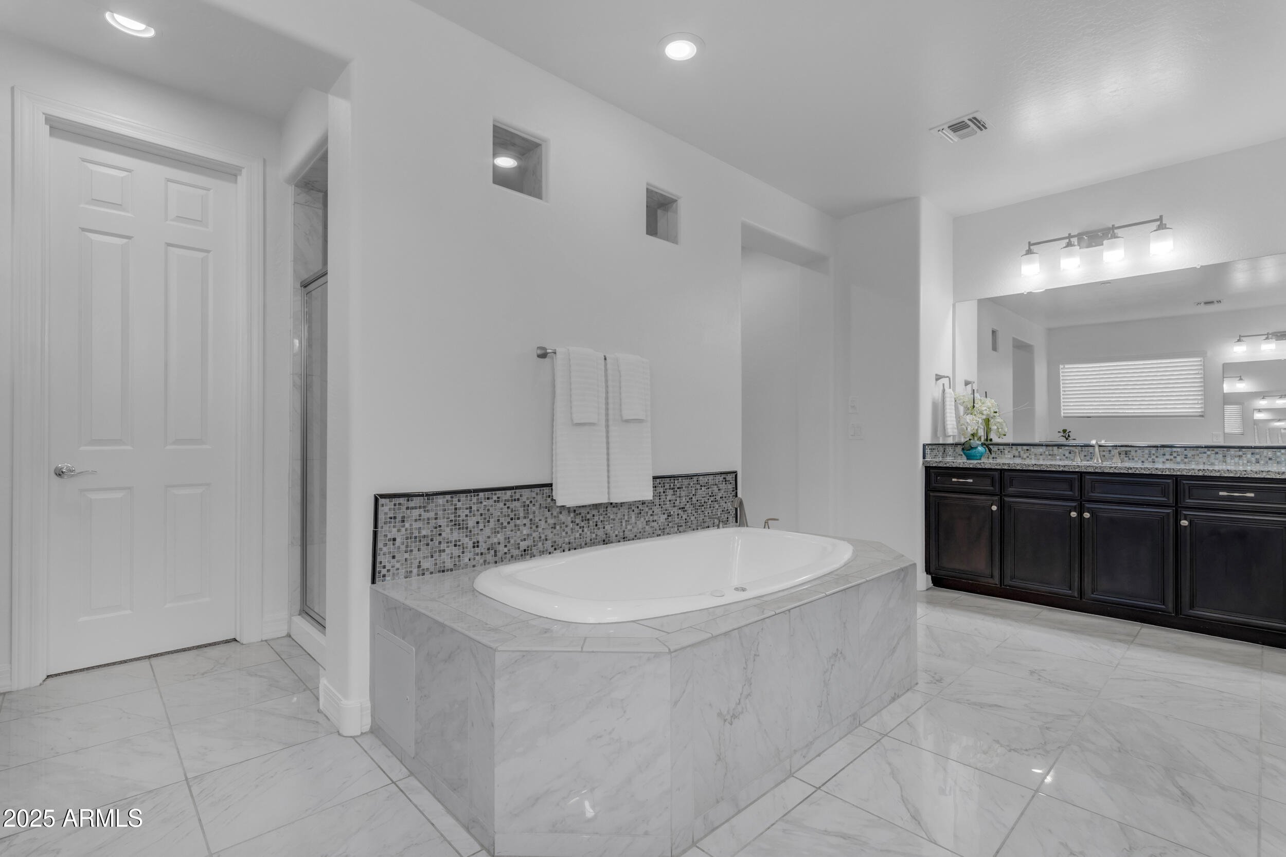 2219 E GALILEO Drive