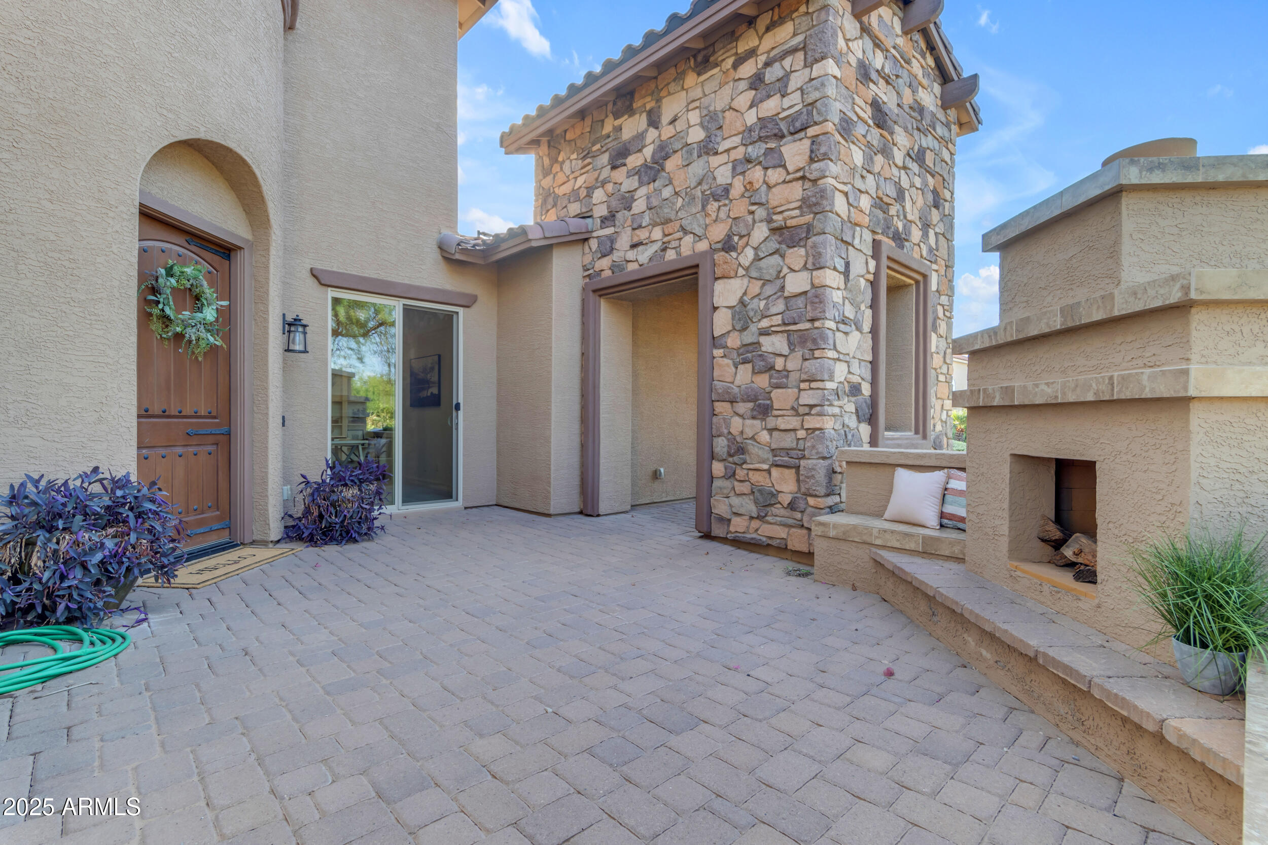 2219 E GALILEO Drive