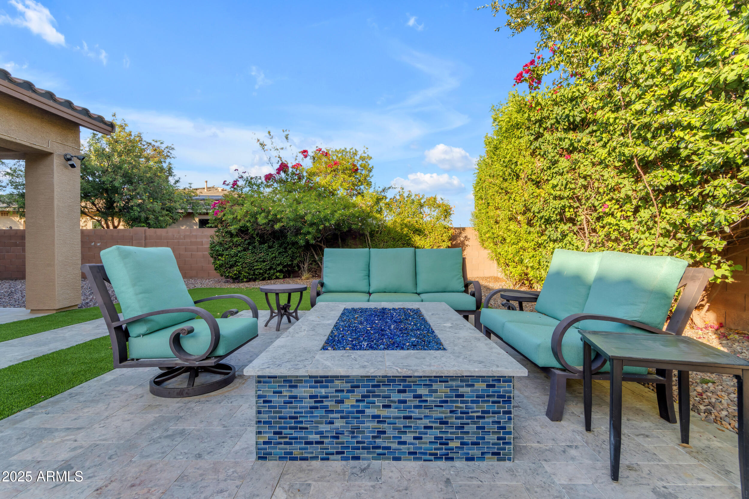 2219 E GALILEO Drive