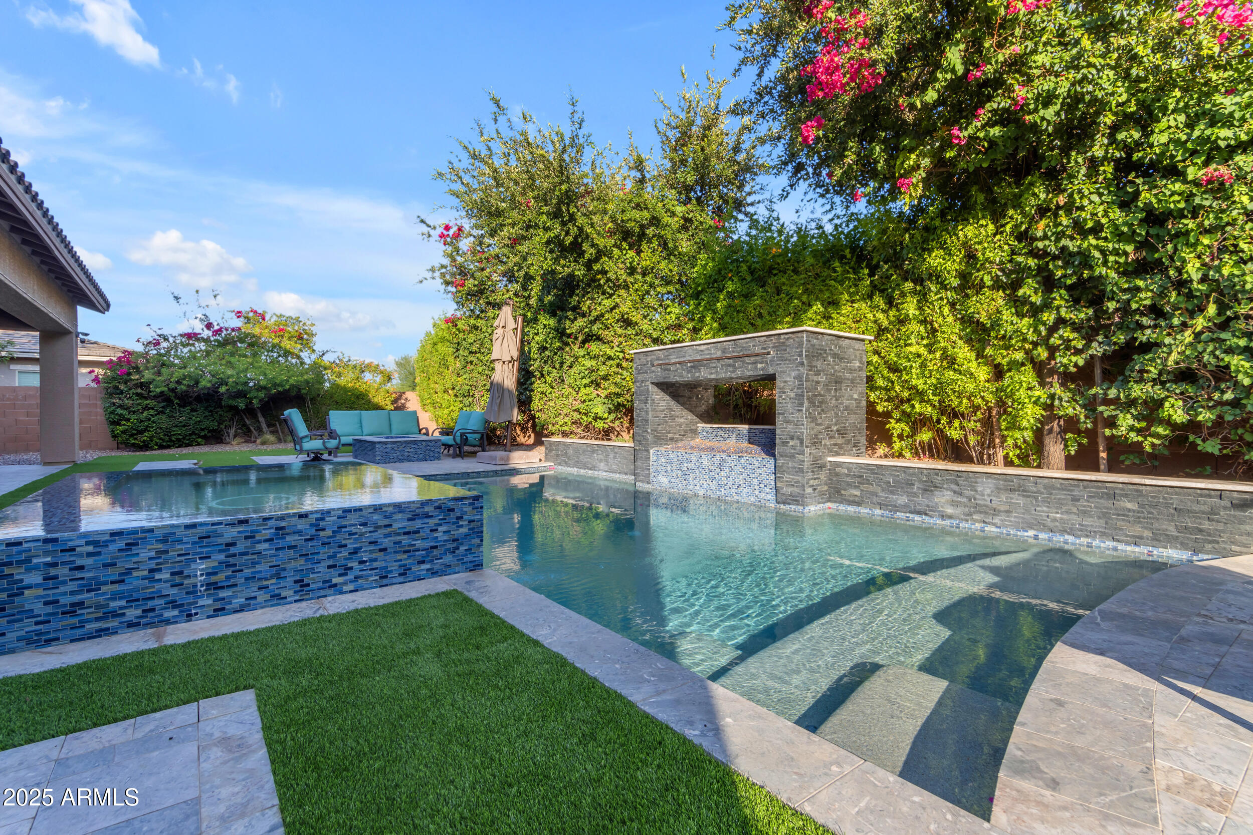 2219 E GALILEO Drive