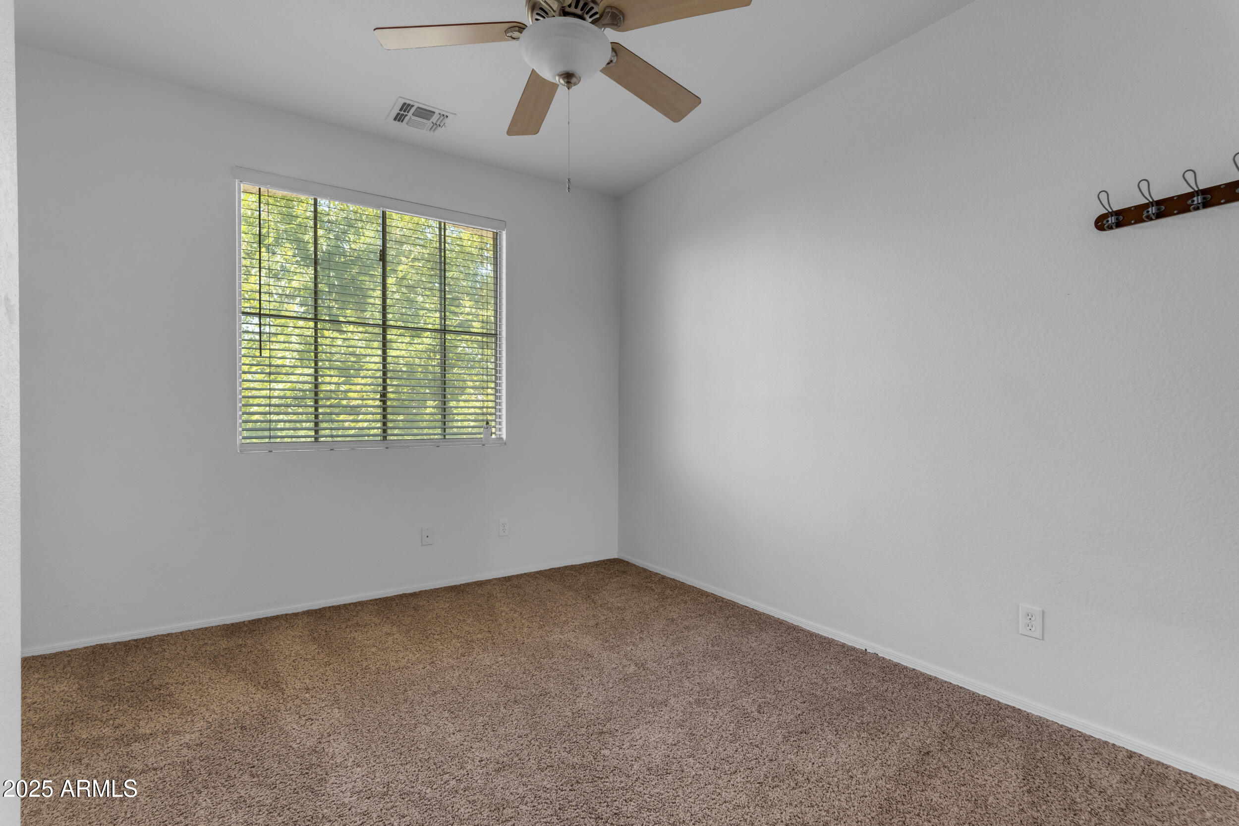 1837 E POLLACK Street