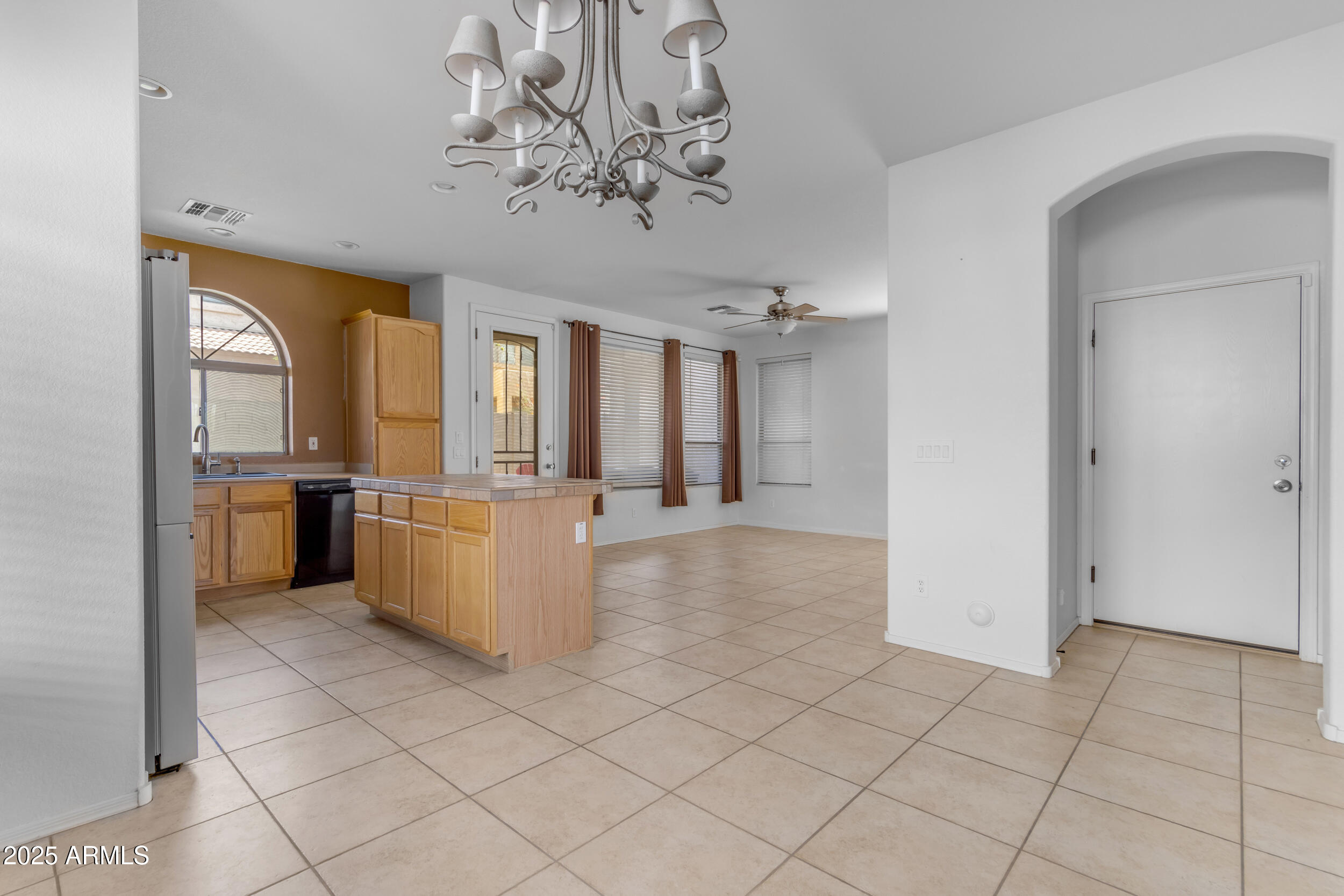 1837 E POLLACK Street