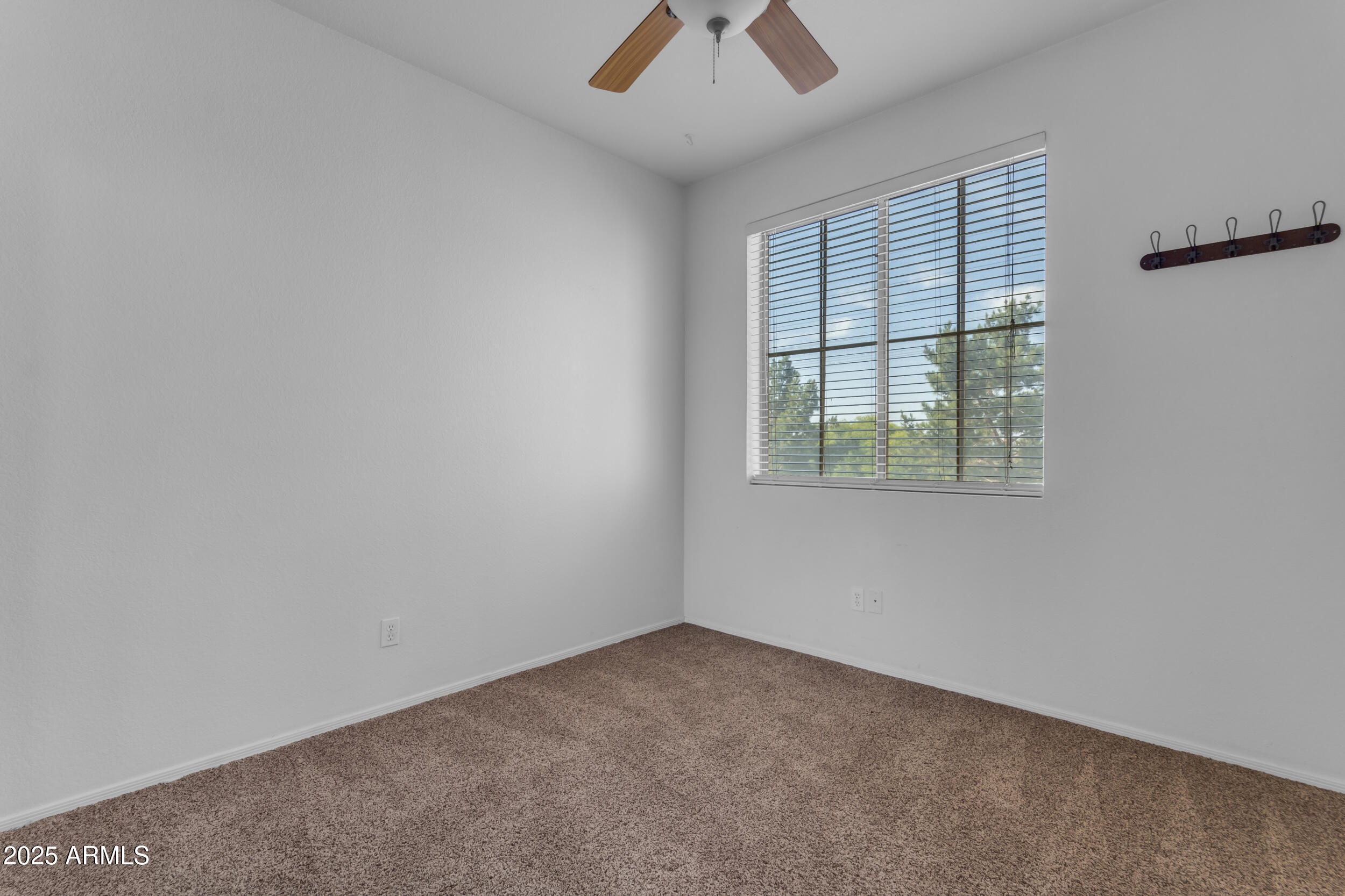 1837 E POLLACK Street