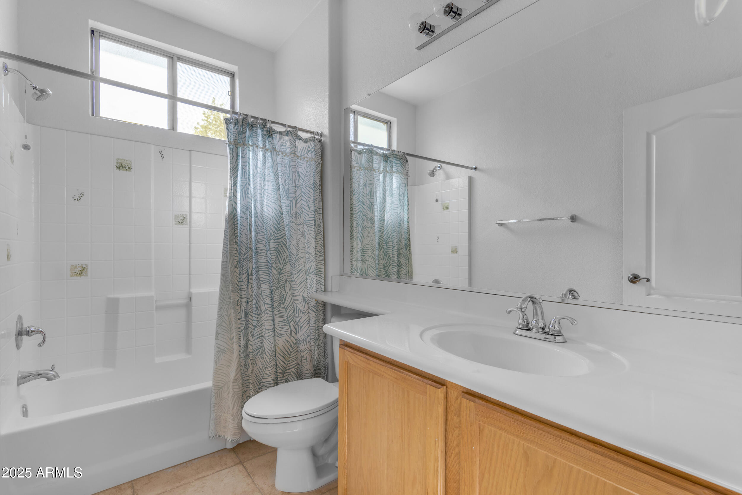 1837 E POLLACK Street