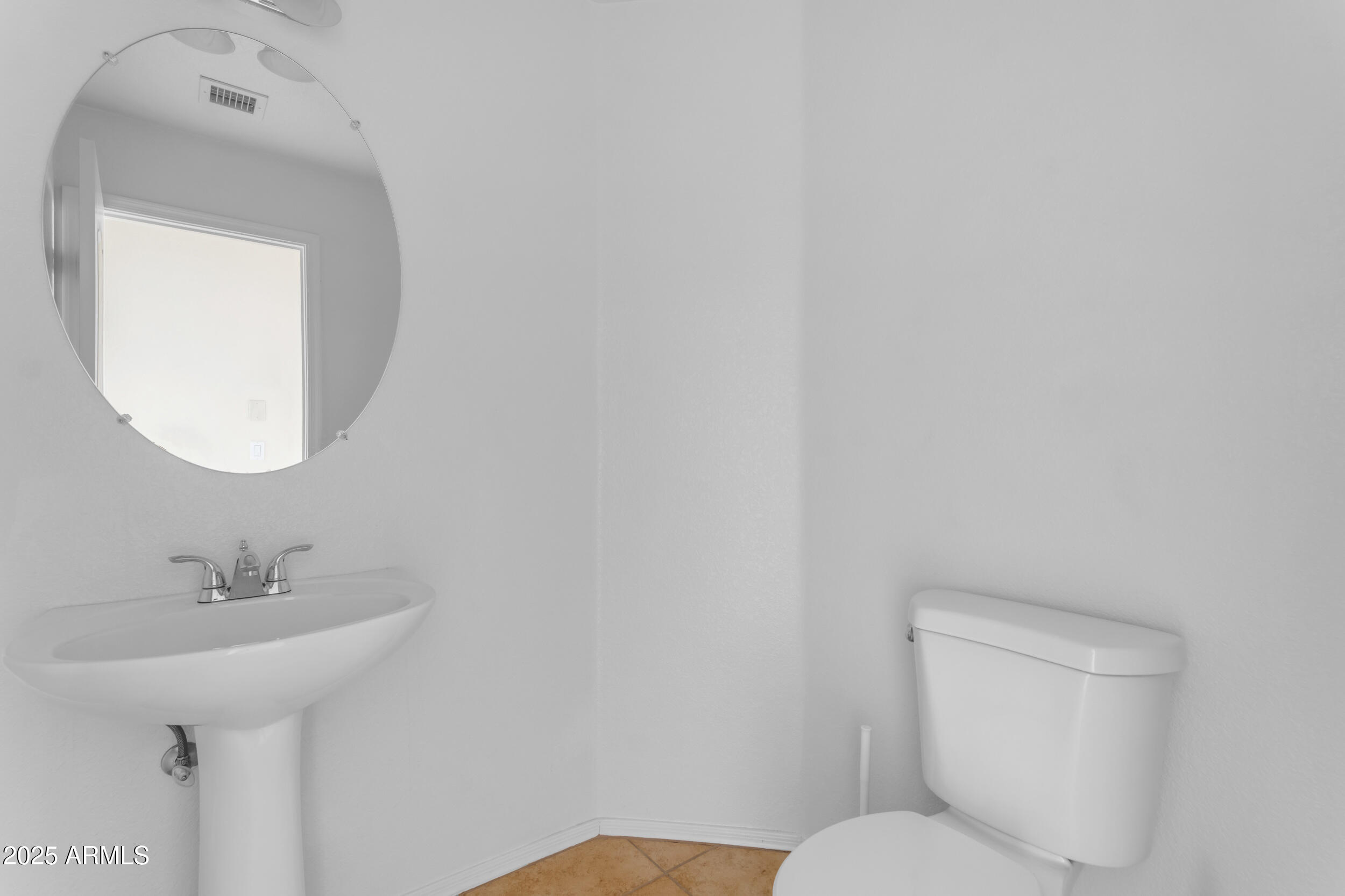 1837 E POLLACK Street