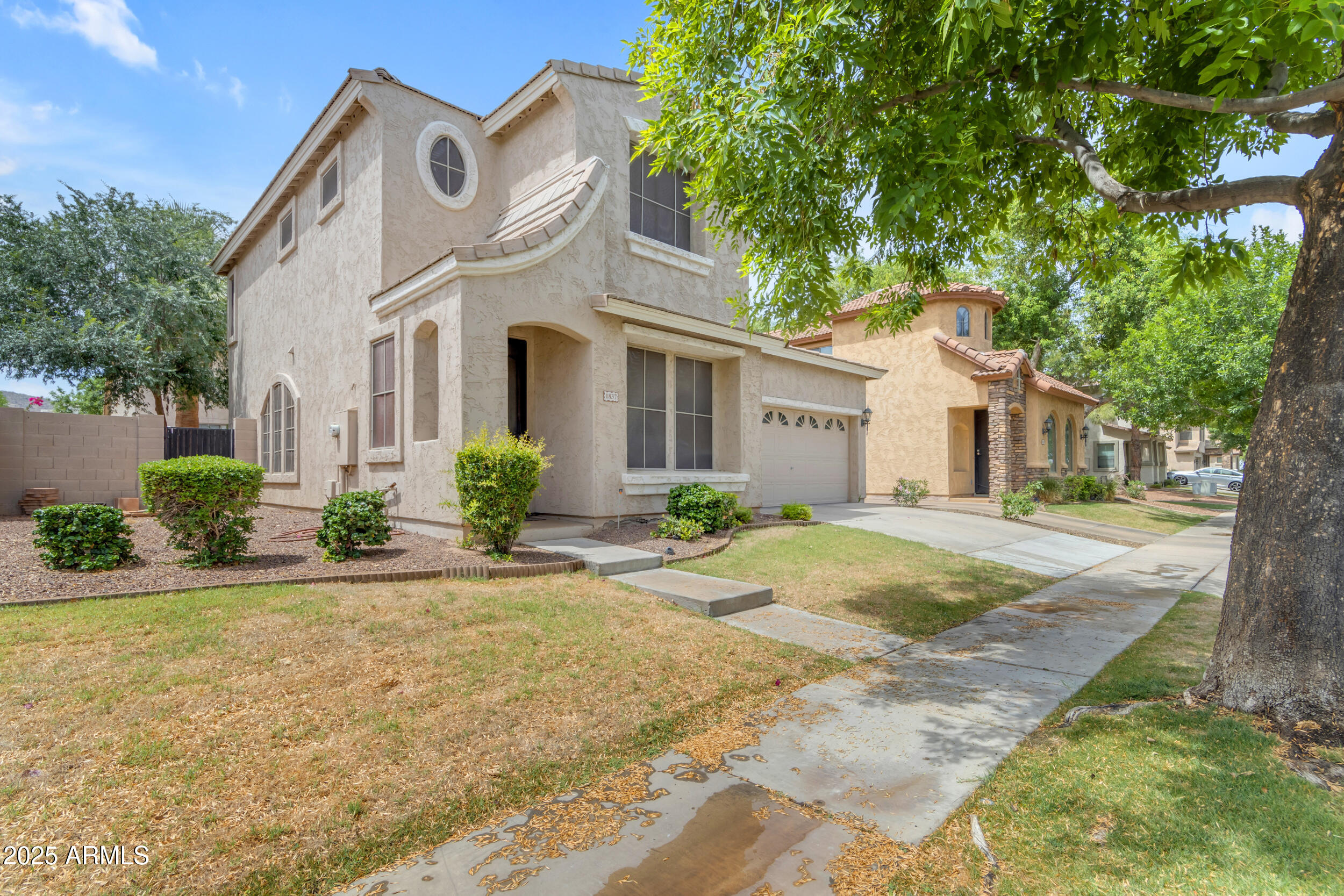 1837 E POLLACK Street