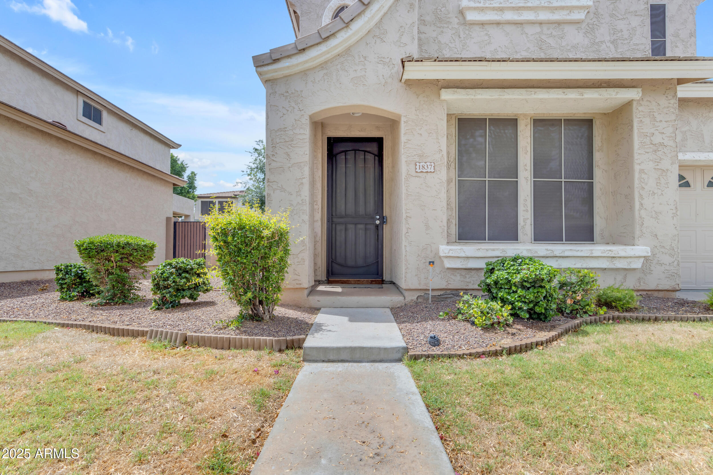 1837 E POLLACK Street