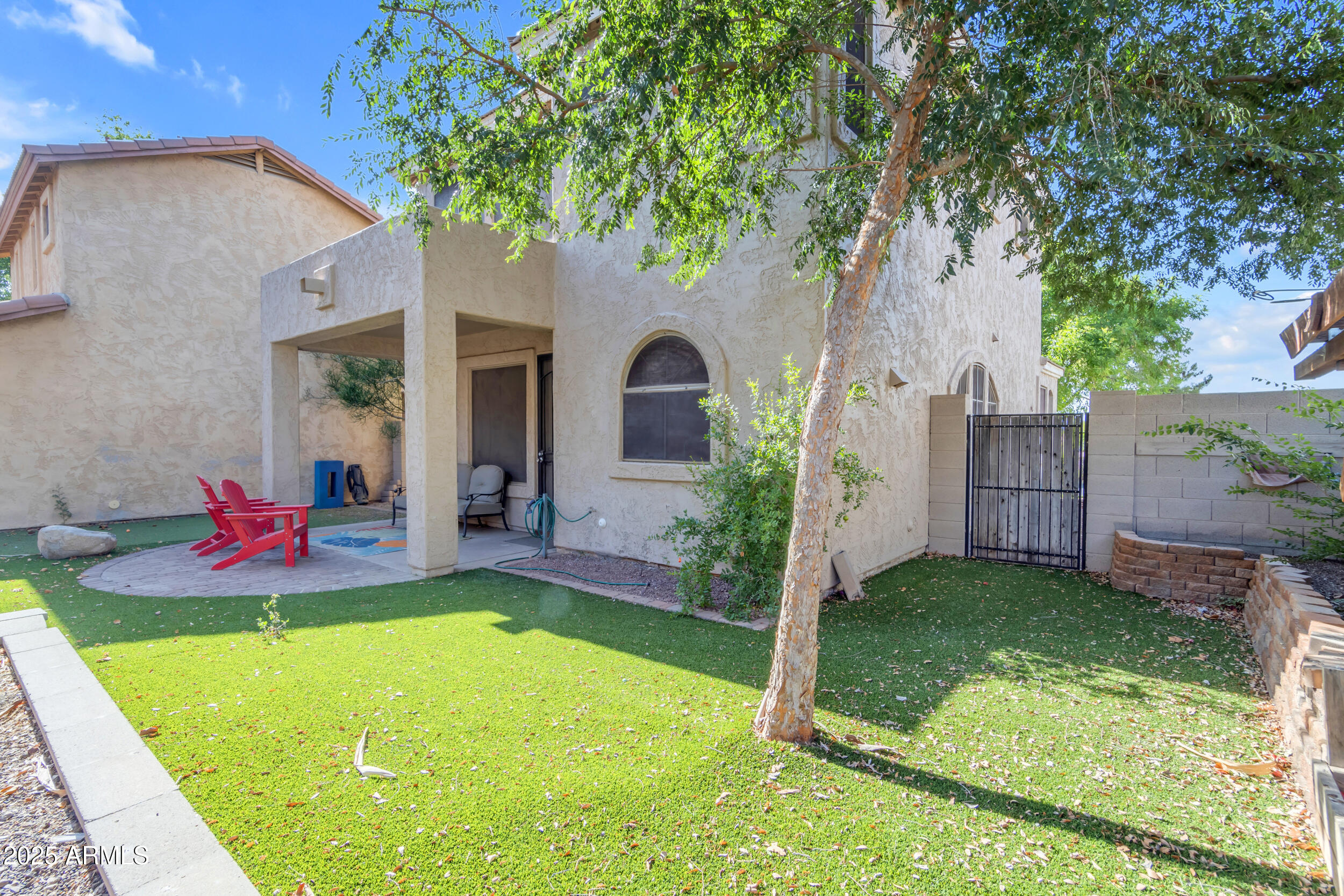 1837 E POLLACK Street