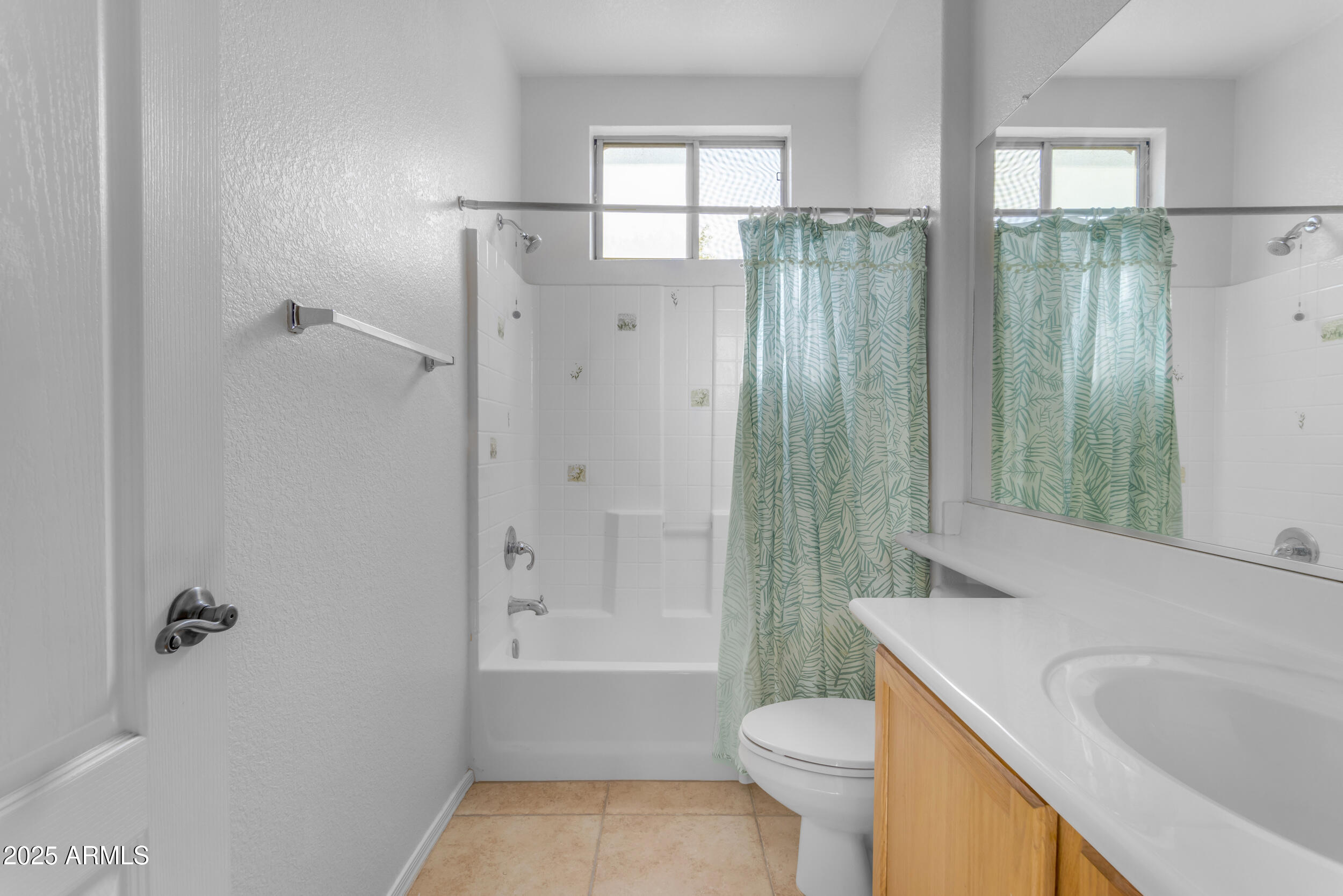 1837 E POLLACK Street