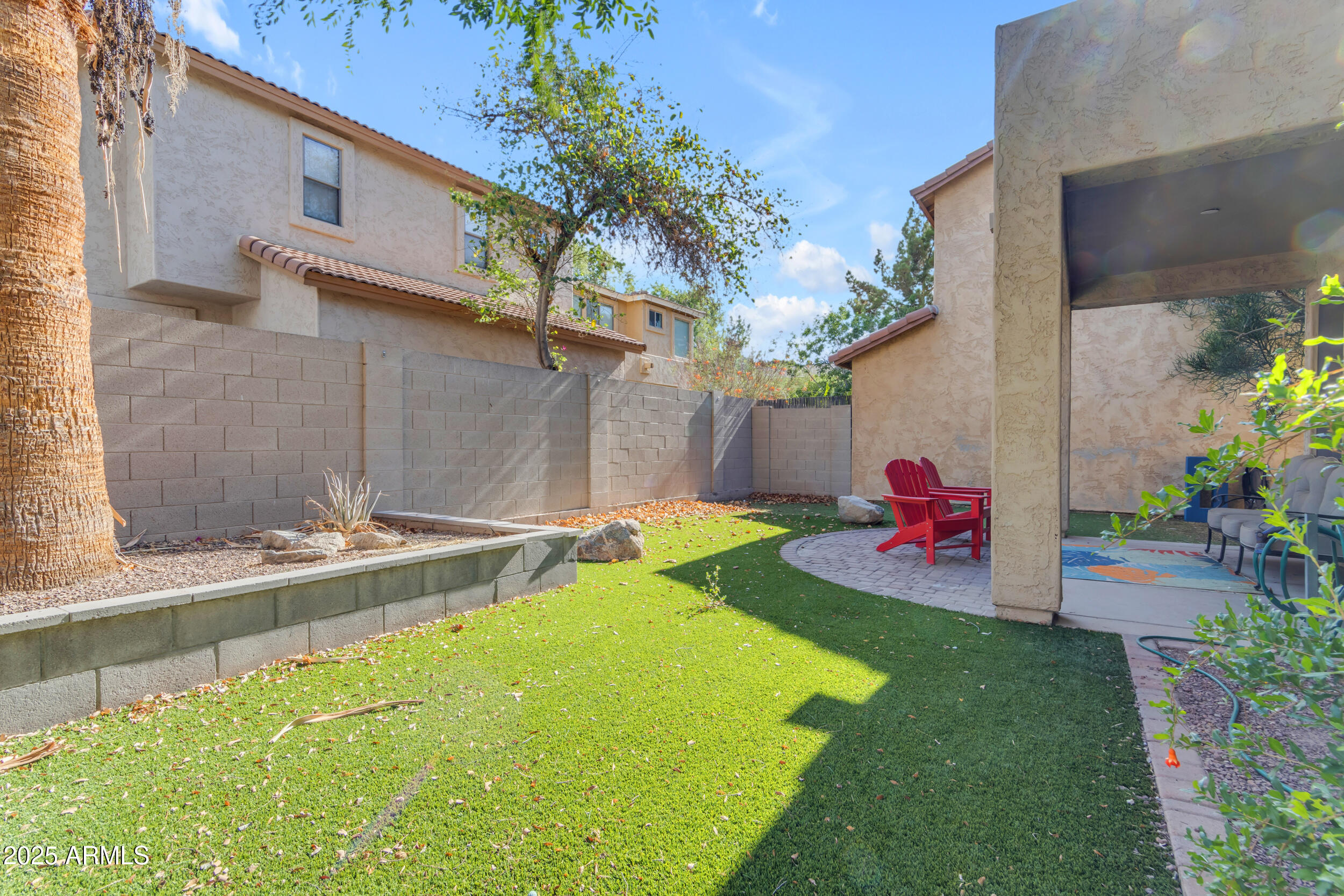 1837 E POLLACK Street