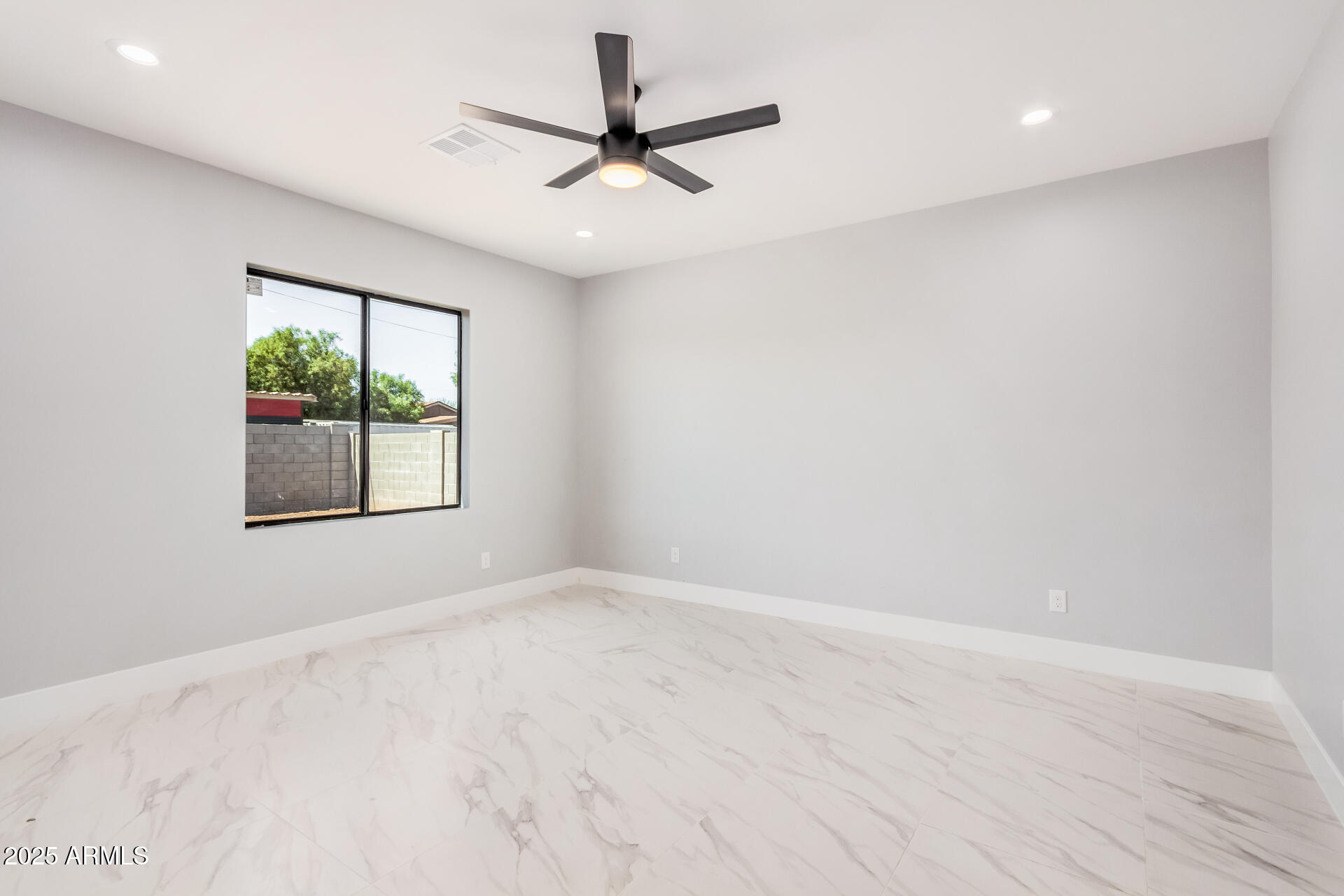 5499 E RED BIRD Lane