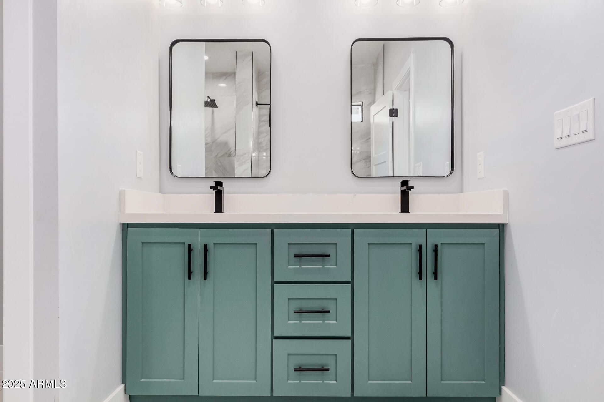 5499 E RED BIRD Lane