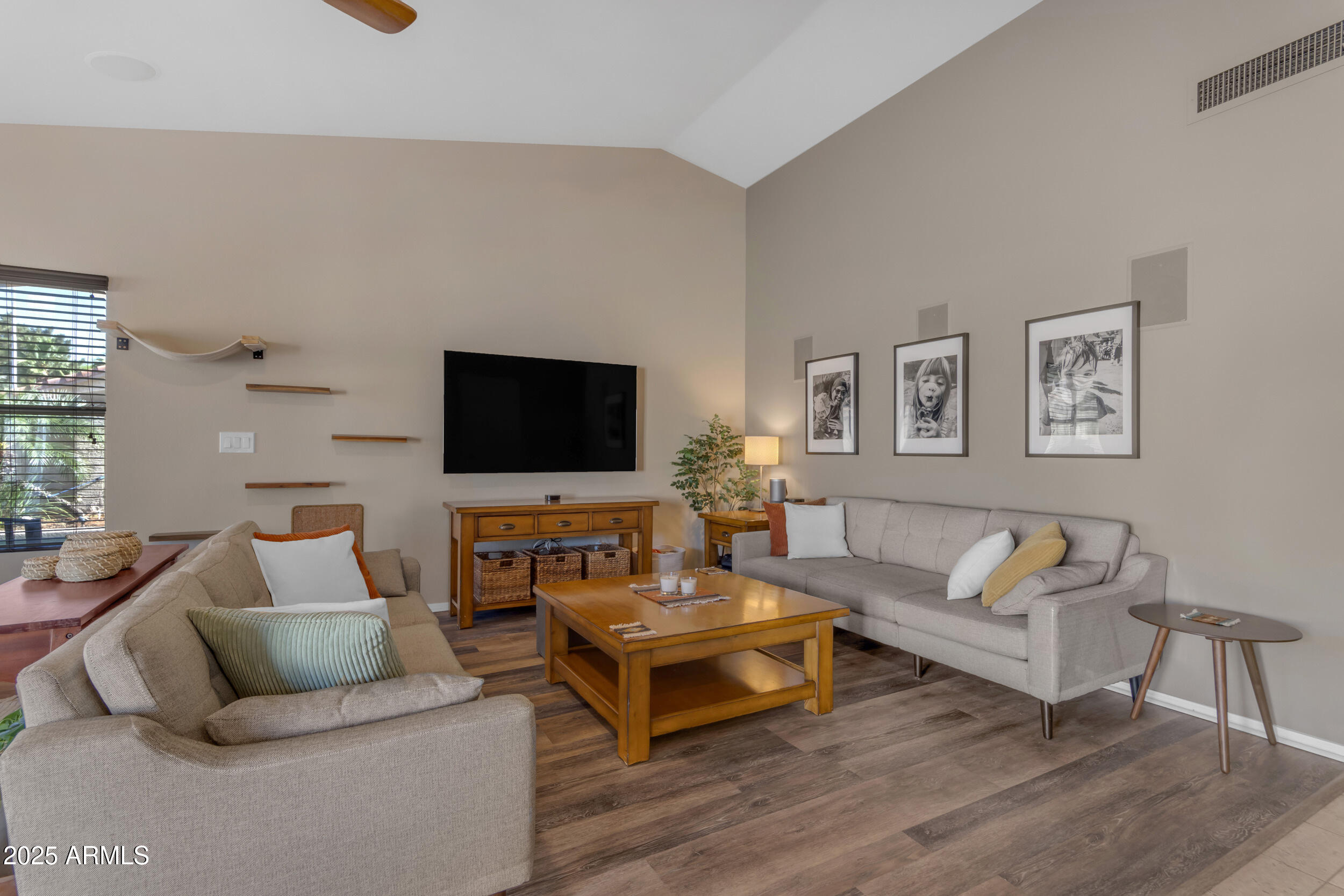 1823 W REMINGTON Drive