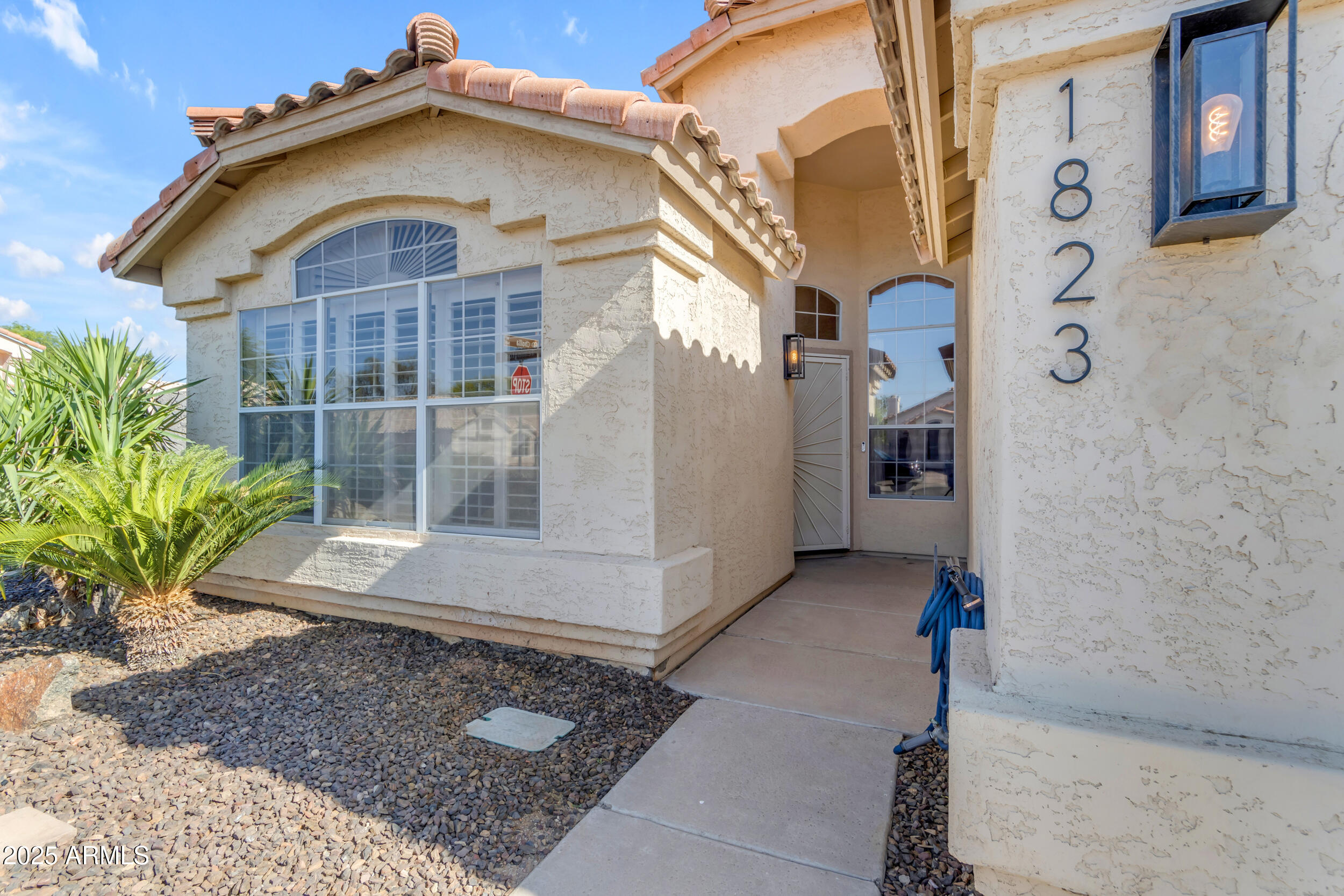 1823 W REMINGTON Drive