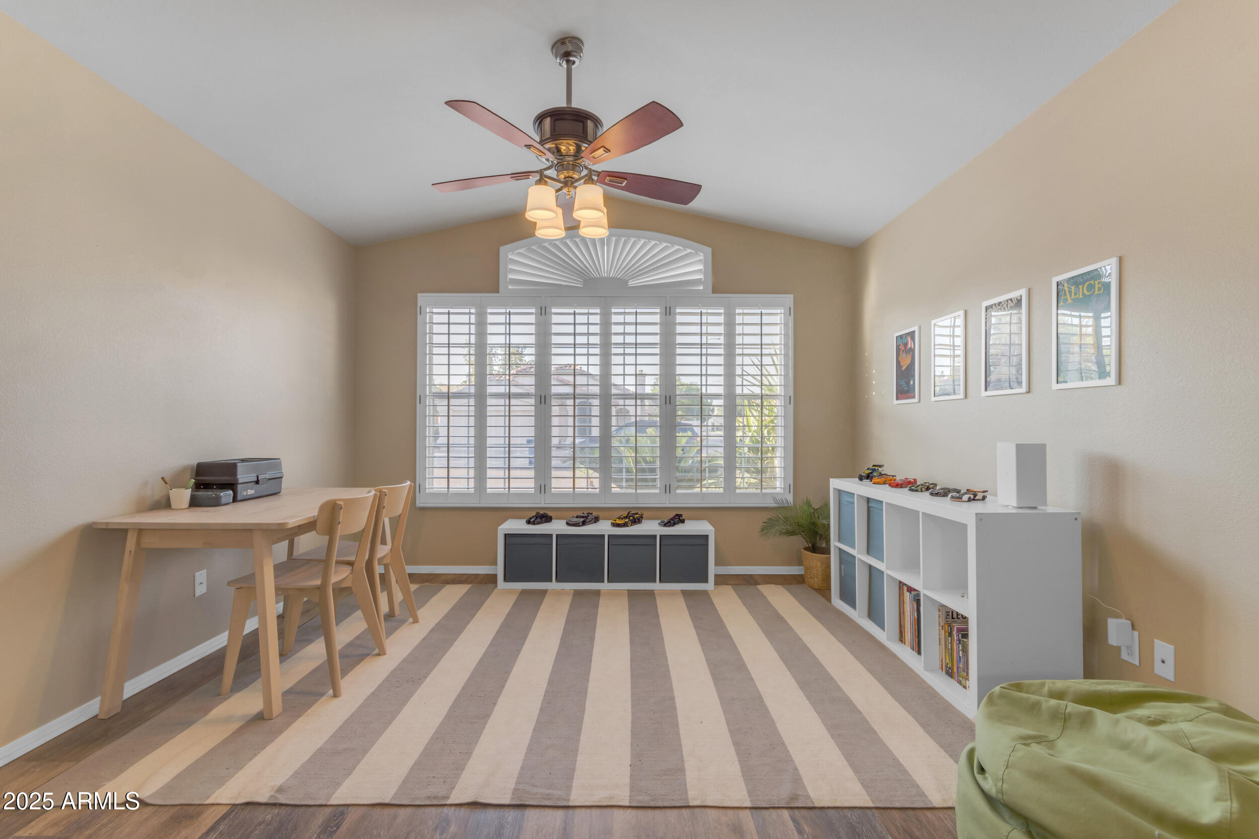 1823 W REMINGTON Drive