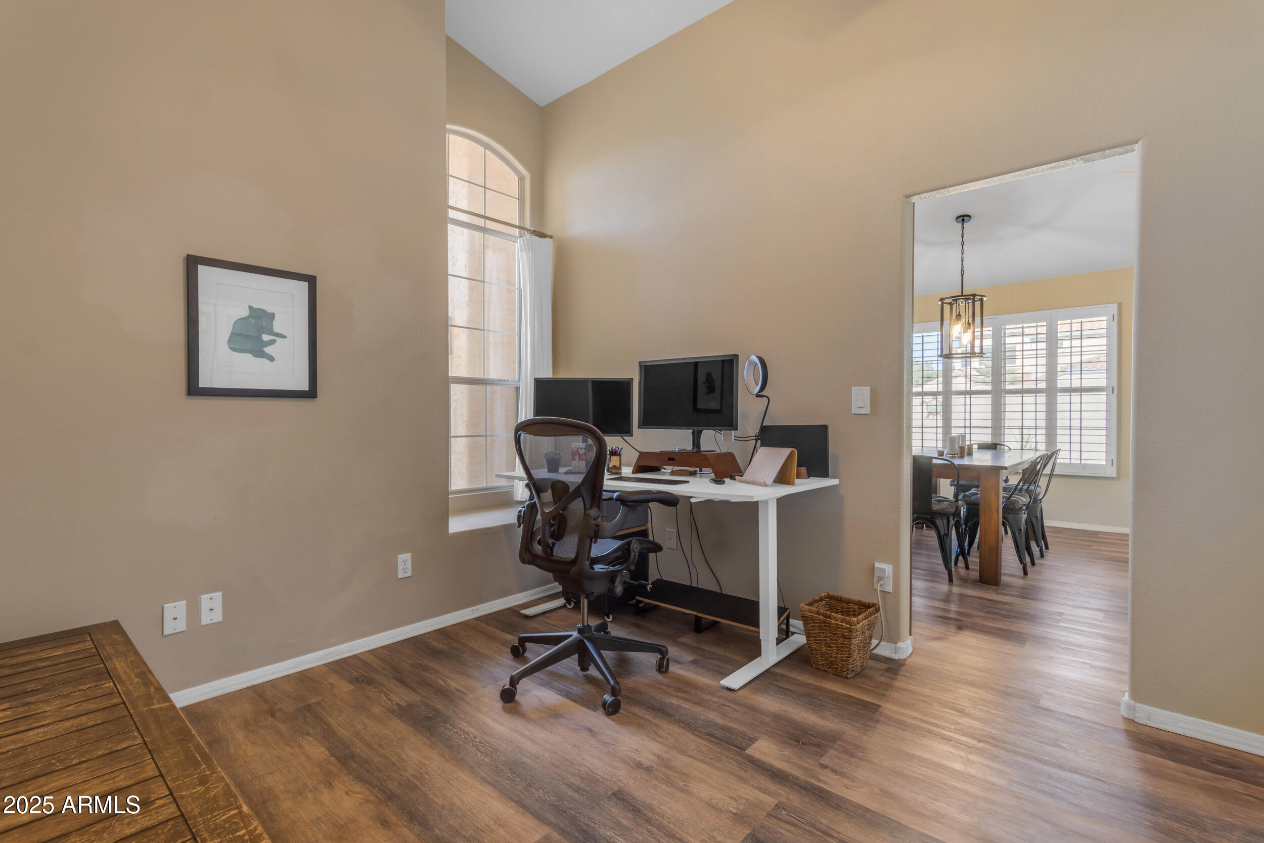 1823 W REMINGTON Drive