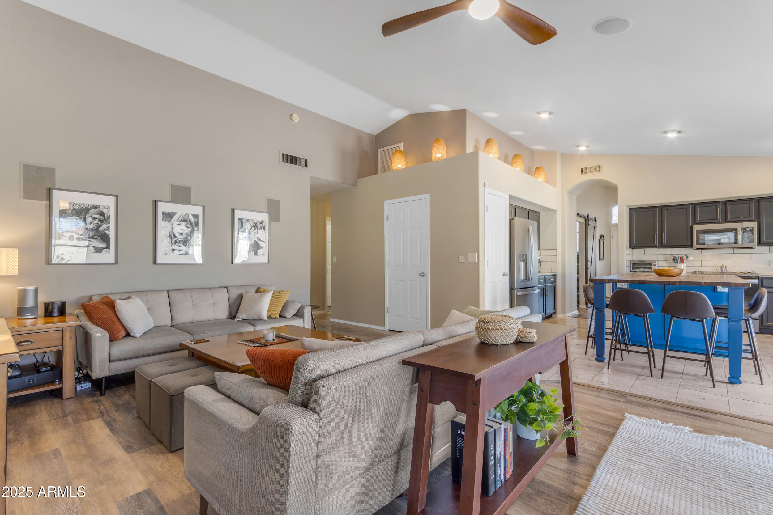 1823 W REMINGTON Drive