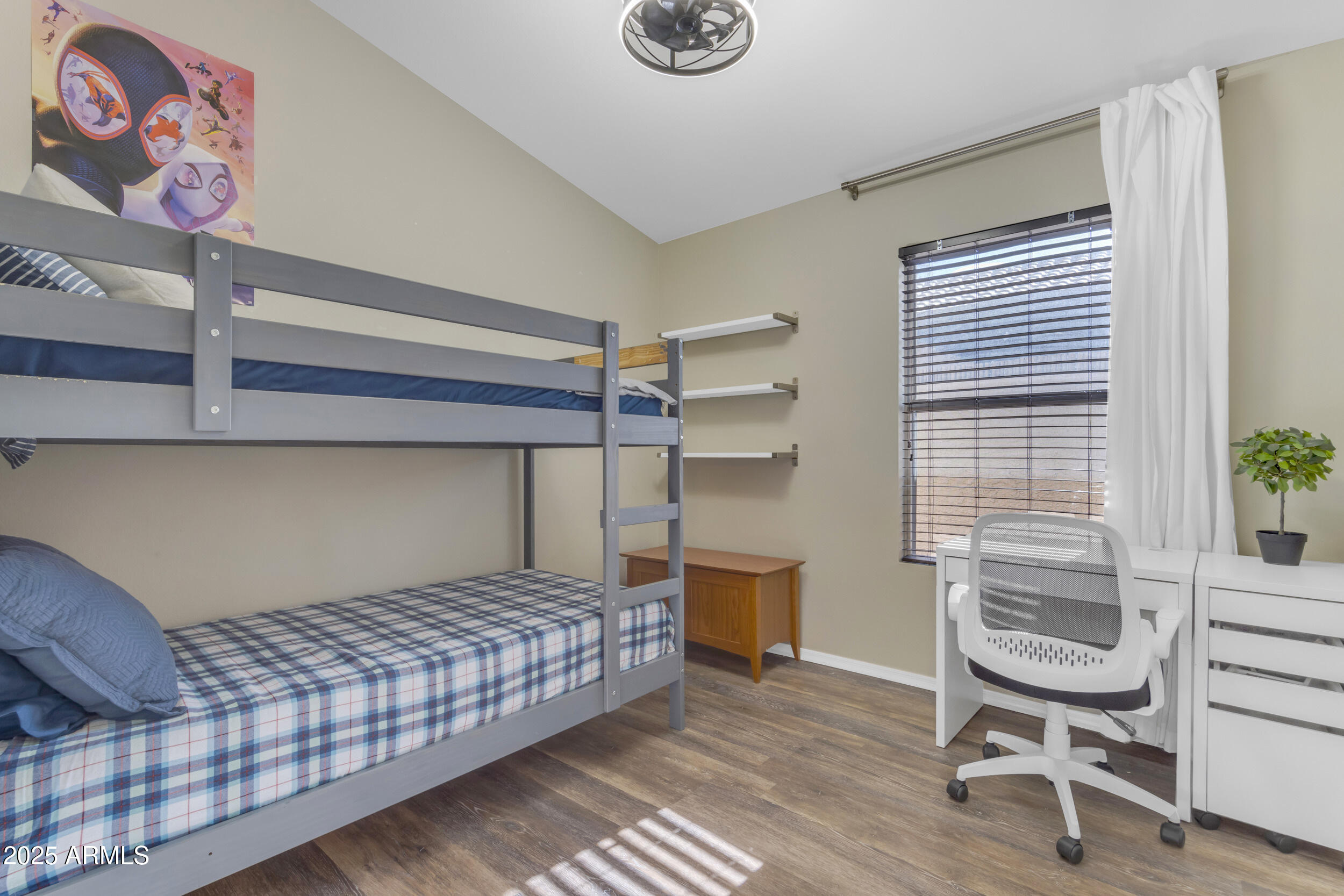 1823 W REMINGTON Drive