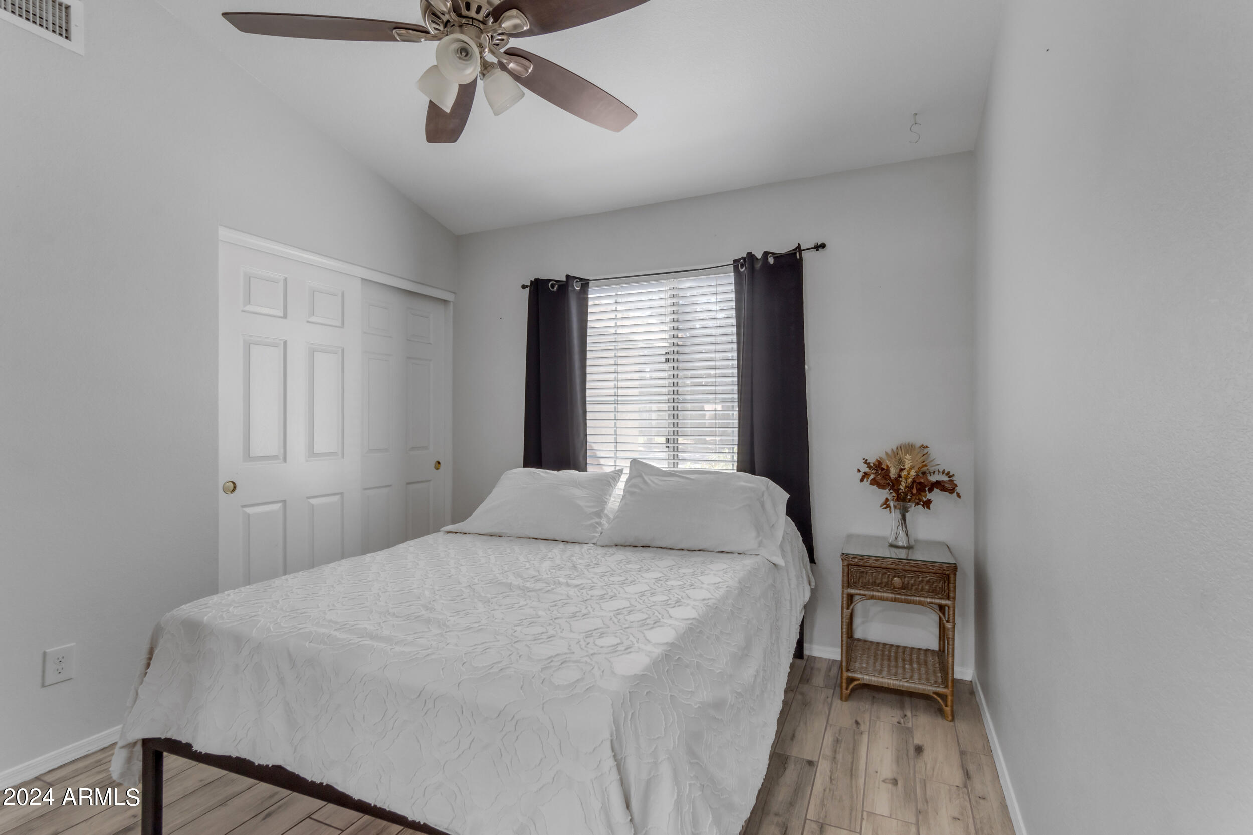 1114 E ARTESIAN Way