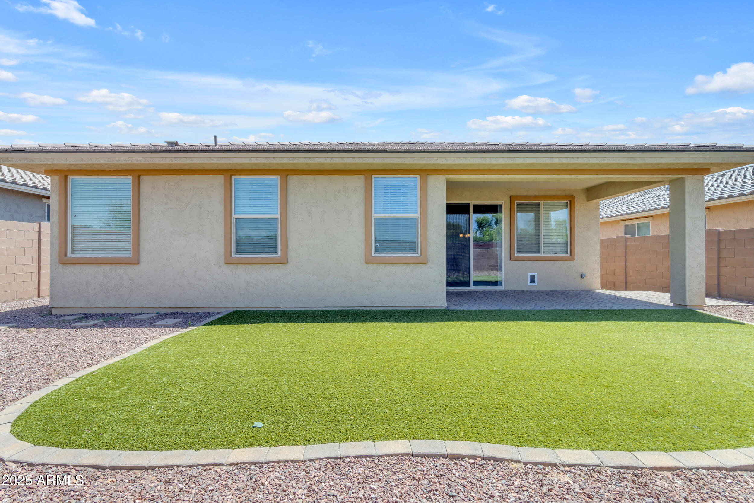 2704 E AUGUSTA Avenue