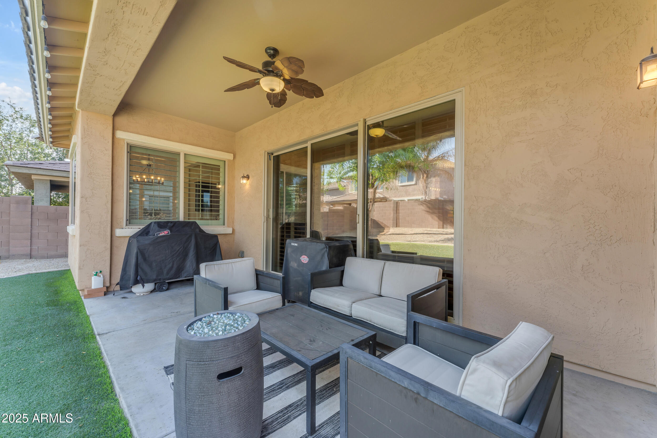 2459 E LINDRICK Drive