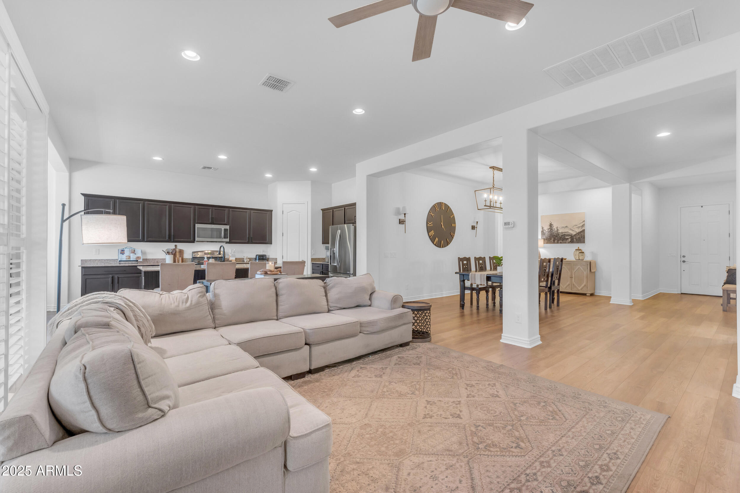 2459 E LINDRICK Drive