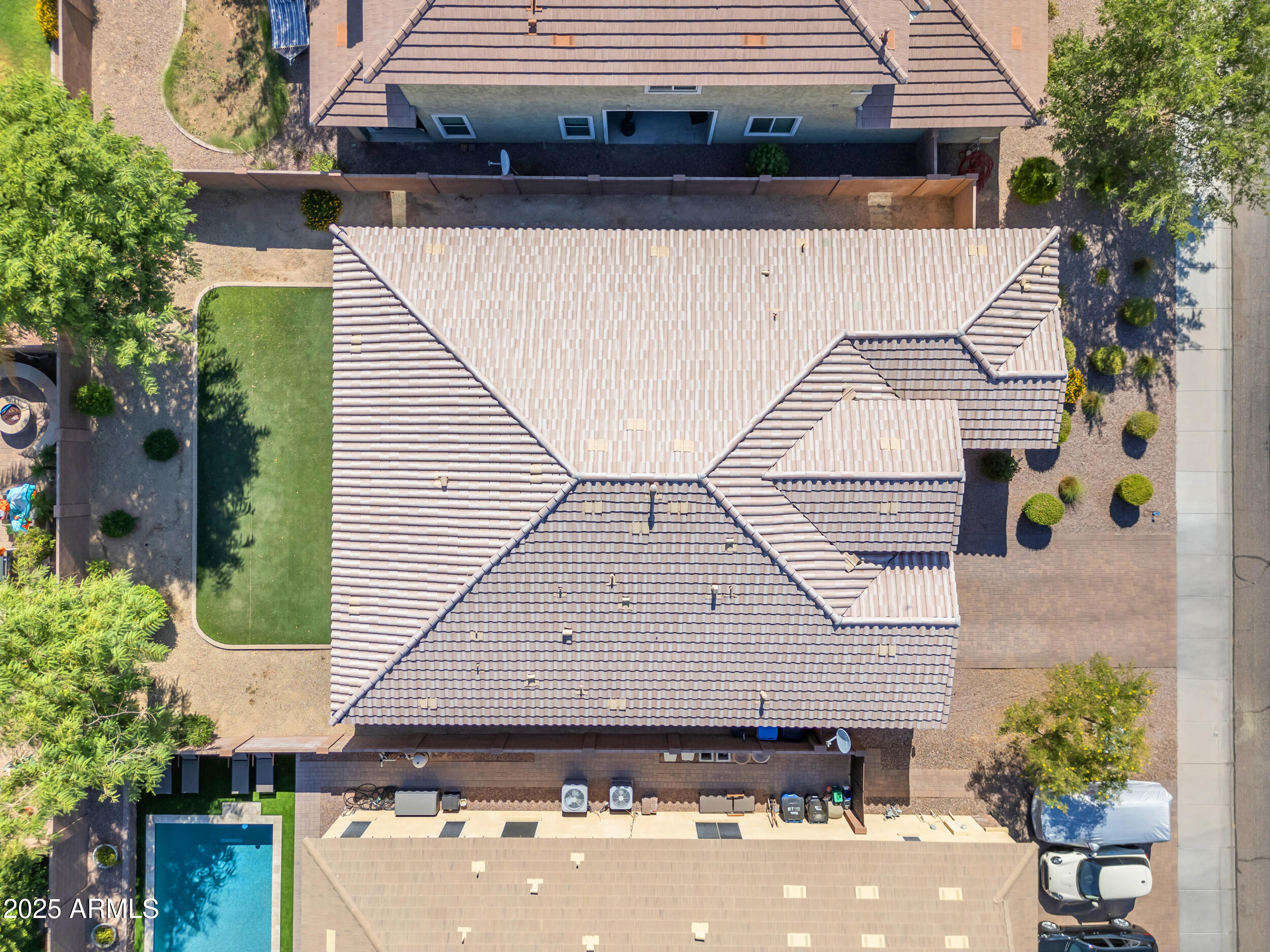 2459 E LINDRICK Drive