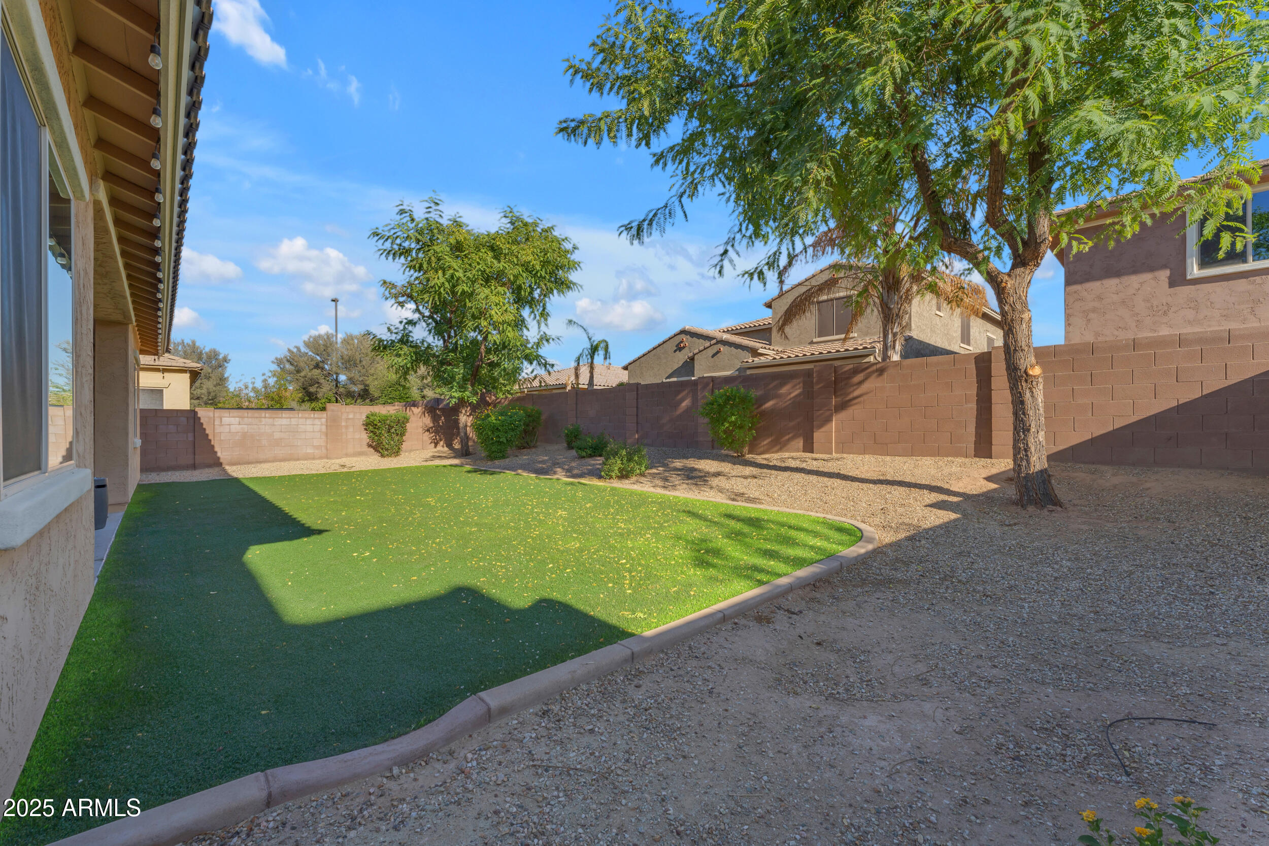 2459 E LINDRICK Drive