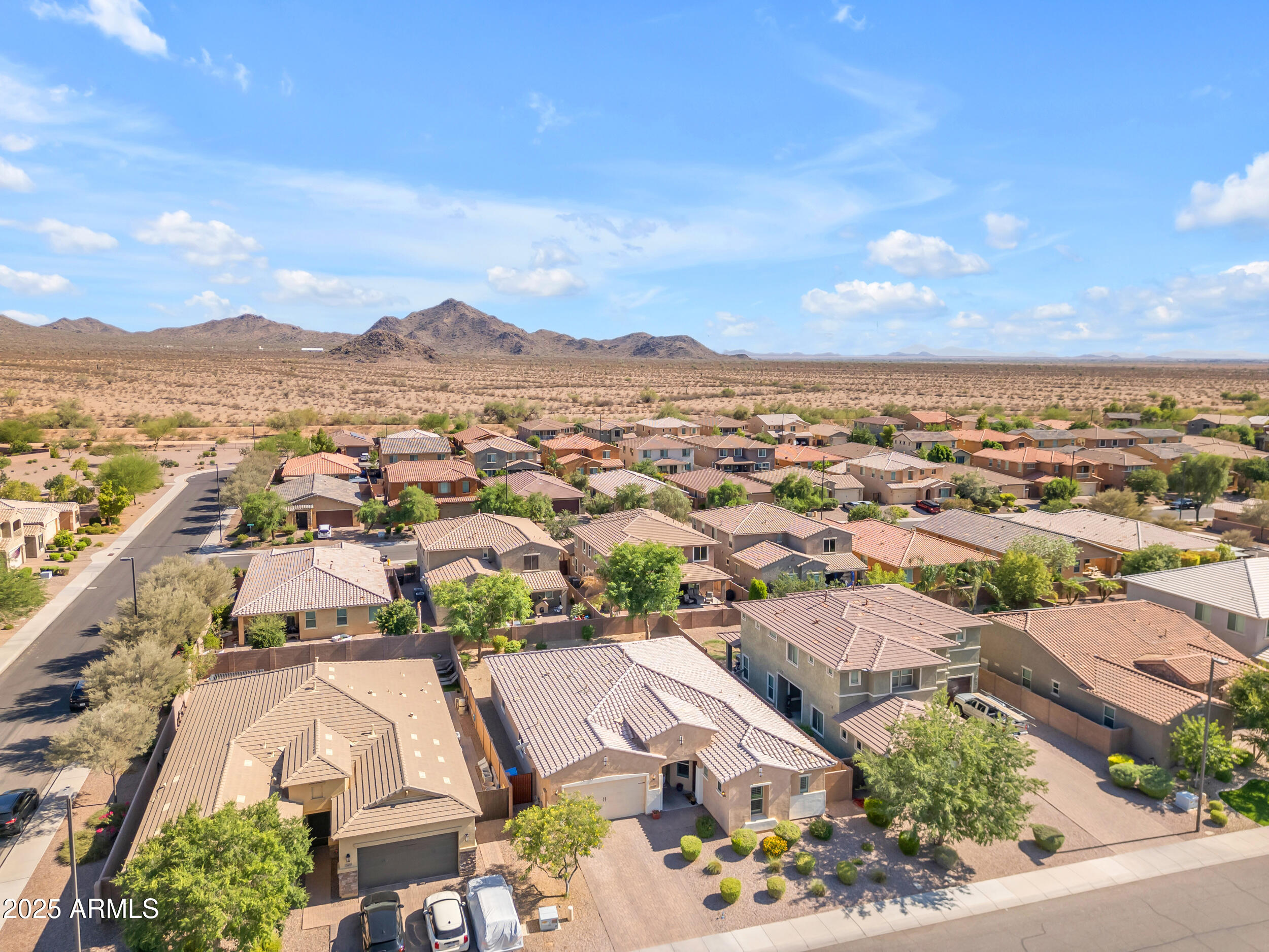 2459 E LINDRICK Drive
