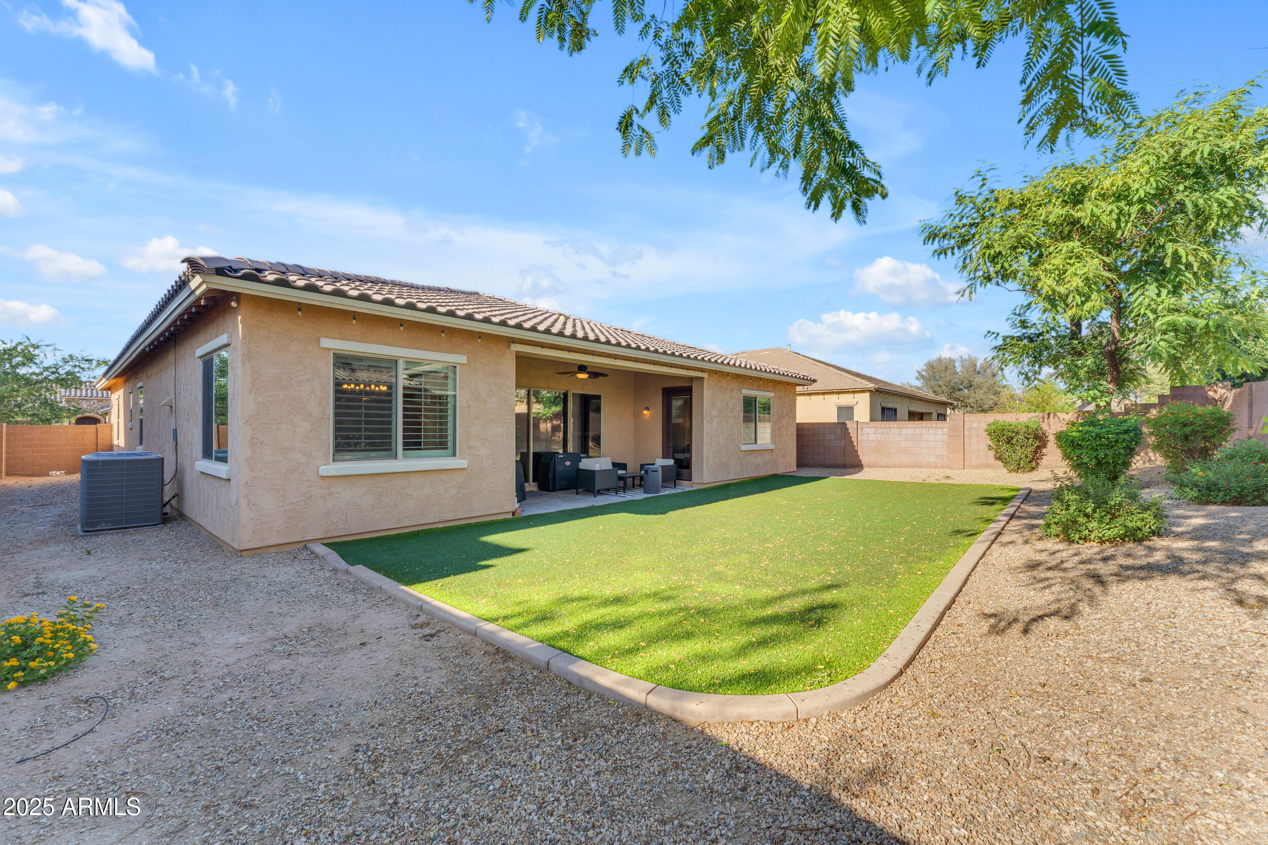 2459 E LINDRICK Drive