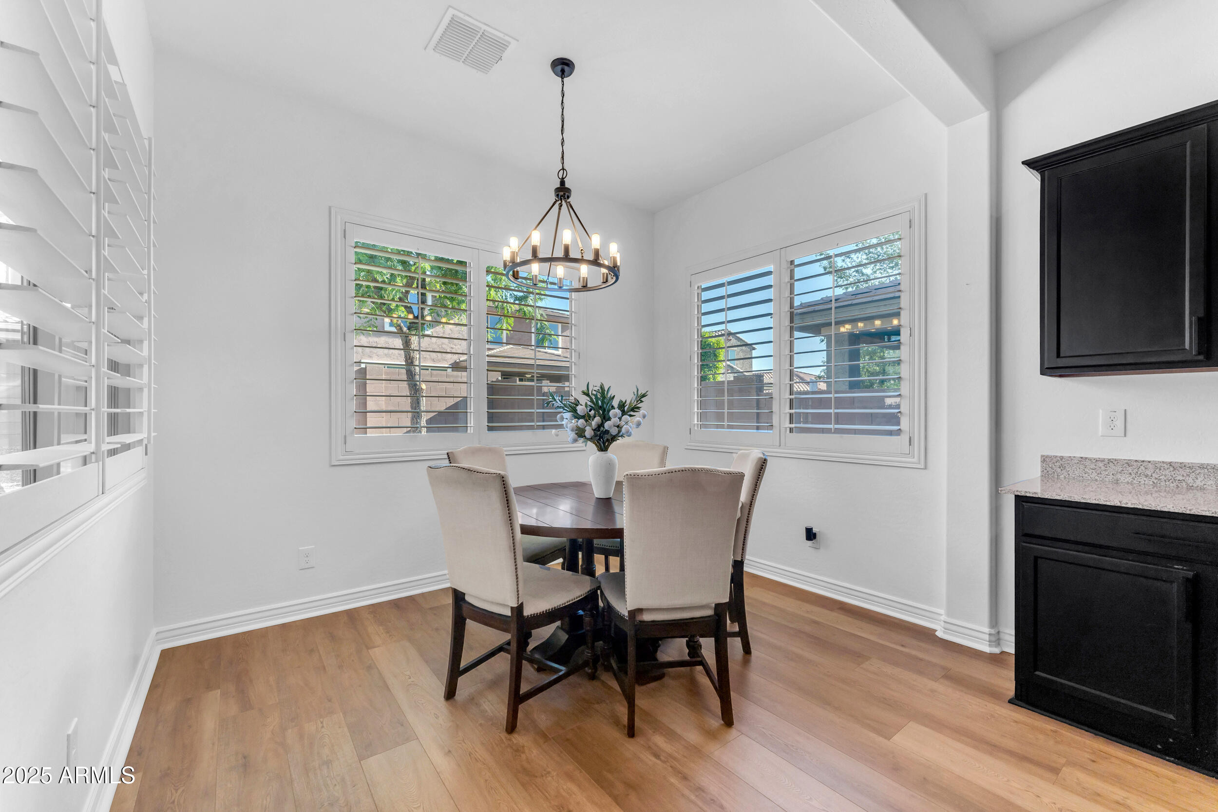 2459 E LINDRICK Drive