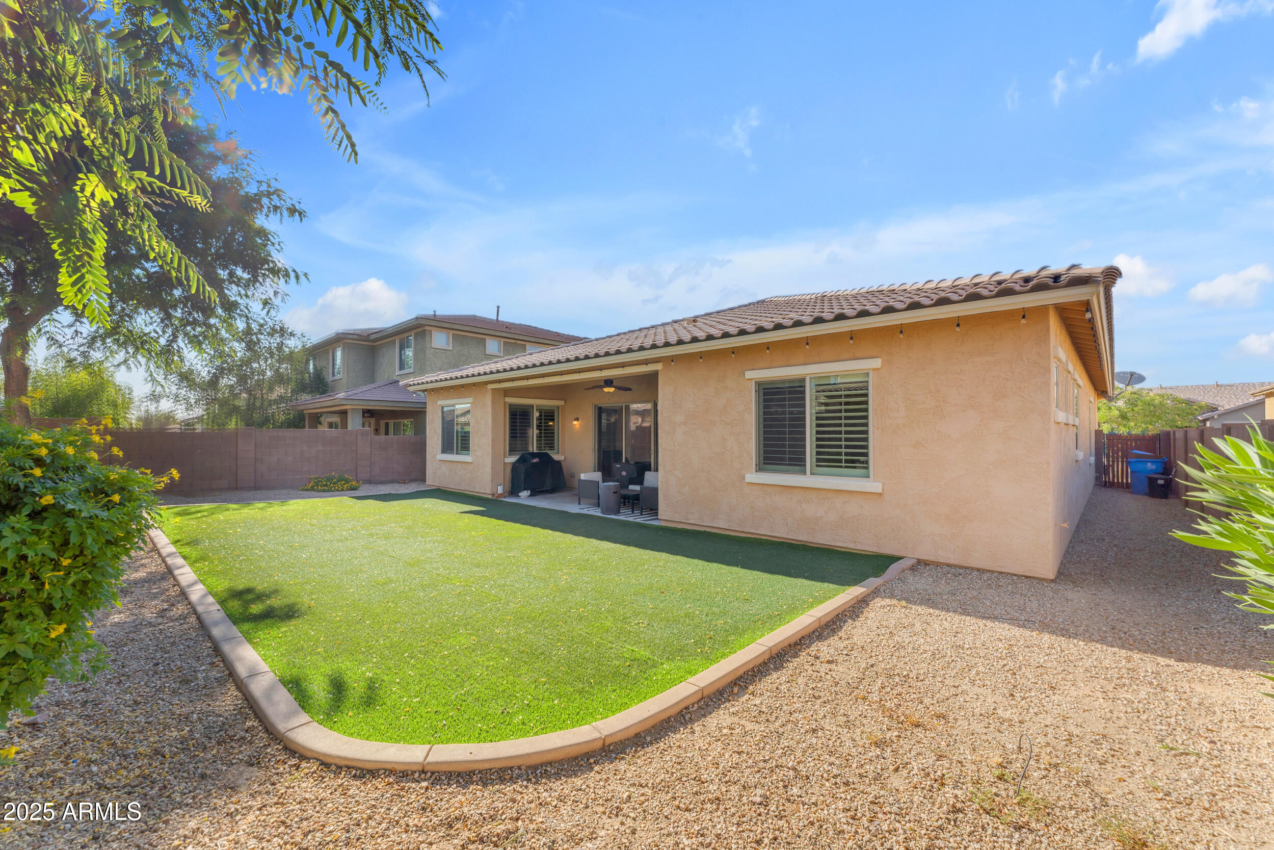 2459 E LINDRICK Drive