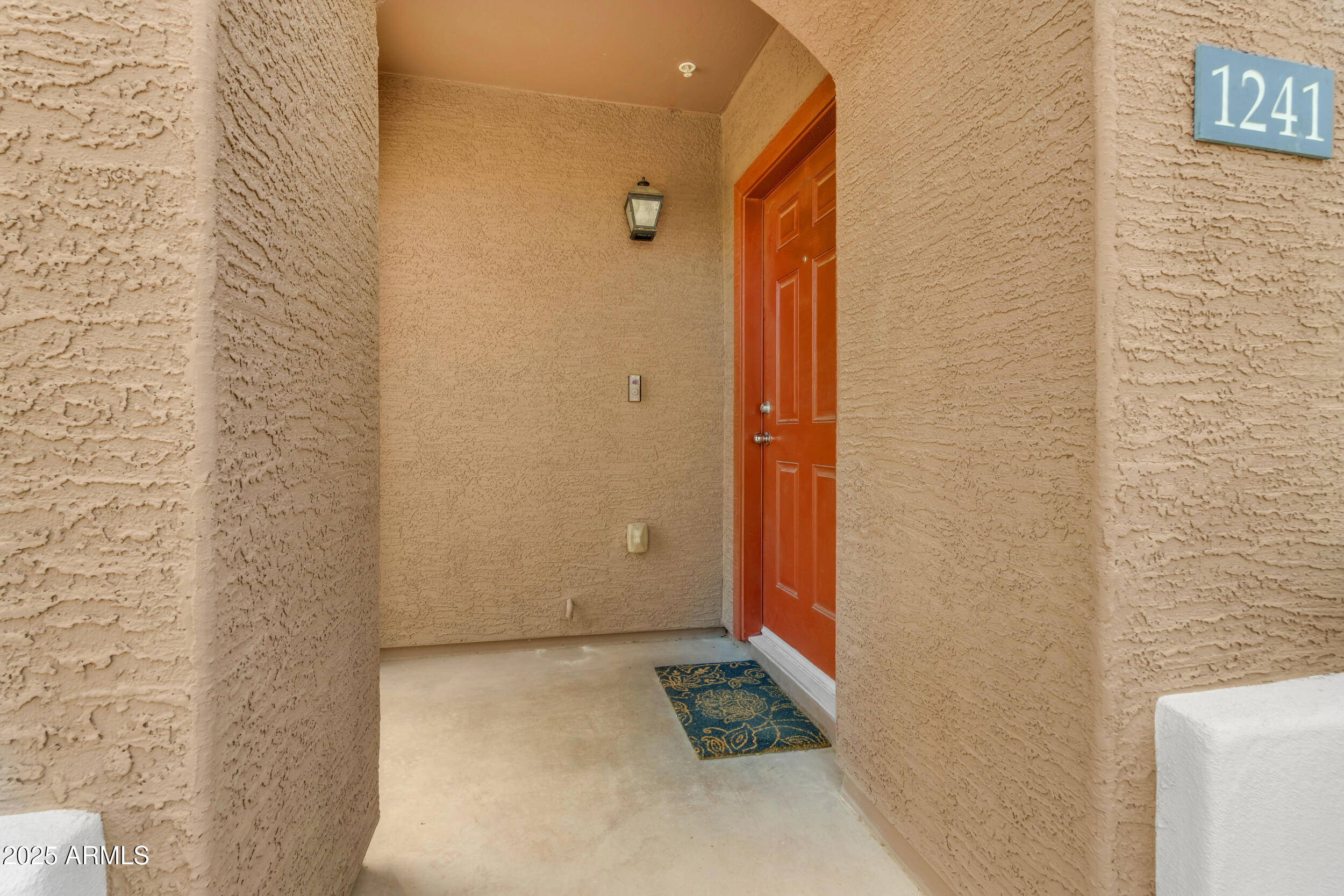 240 W JUNIPER Avenue, 1241