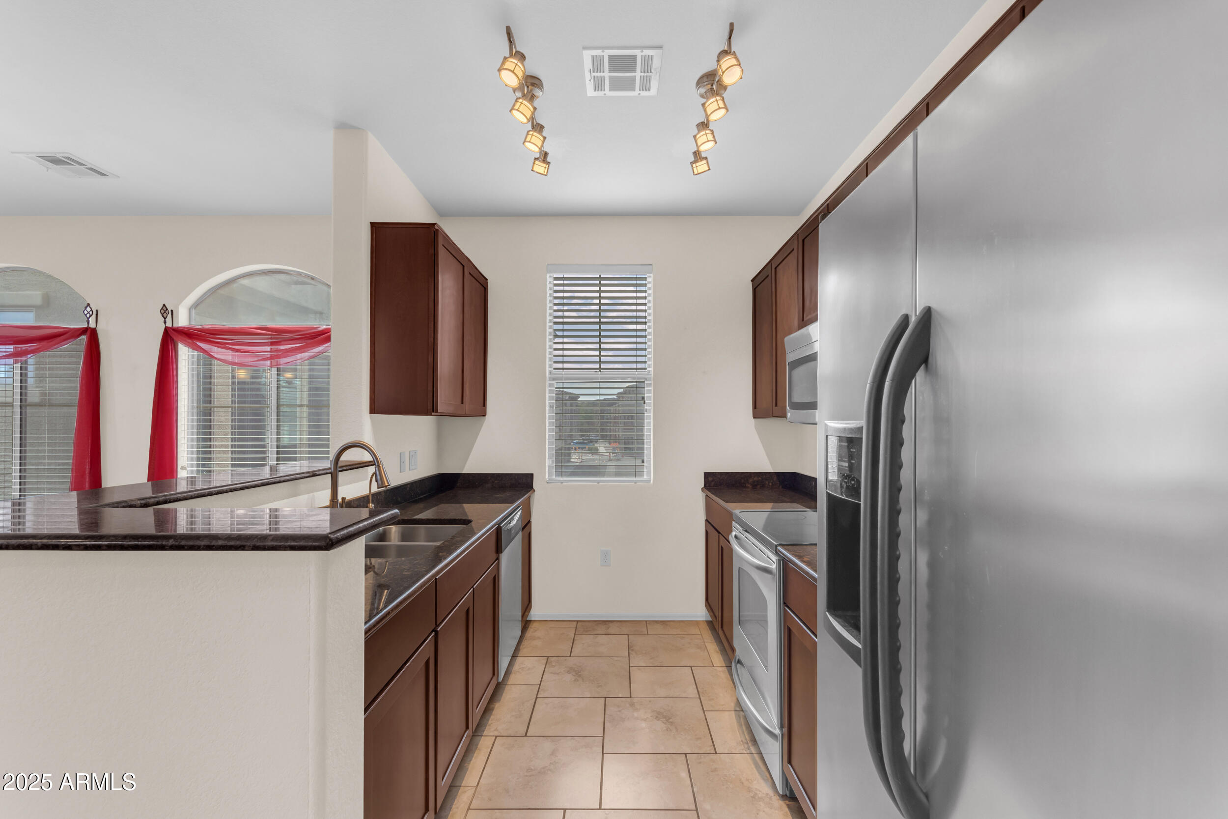 240 W JUNIPER Avenue, 1241