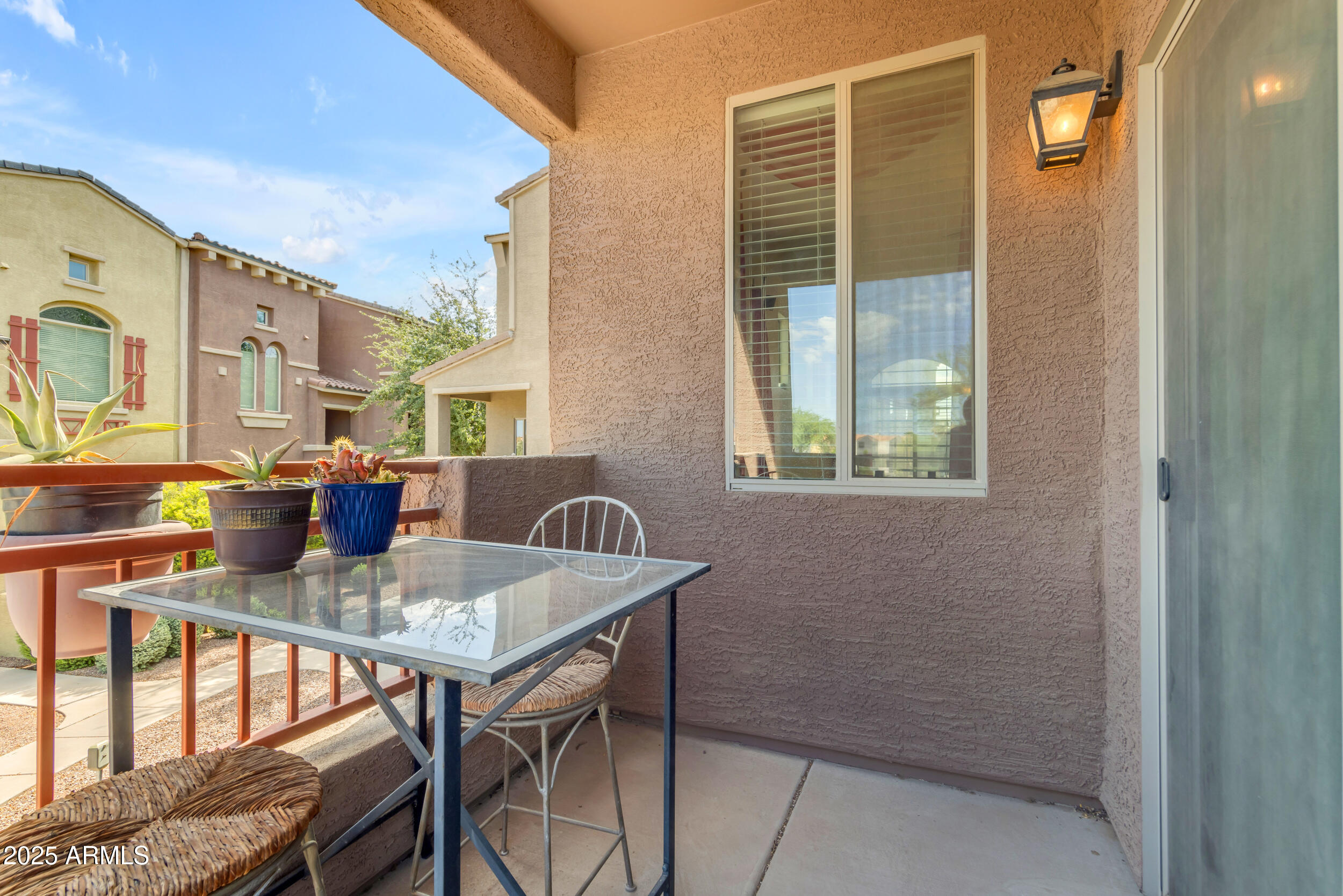 240 W JUNIPER Avenue, 1241