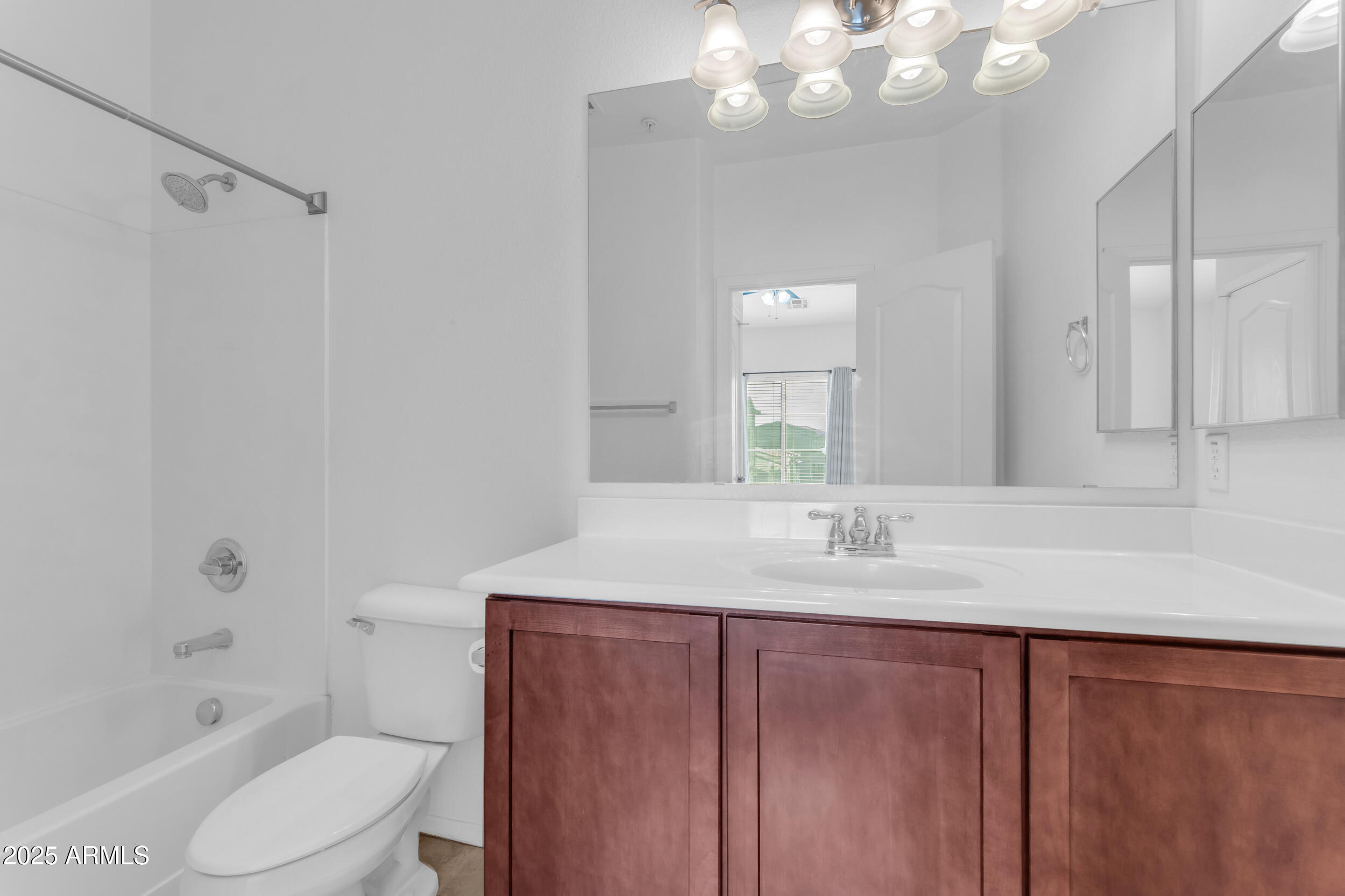 240 W JUNIPER Avenue, 1241