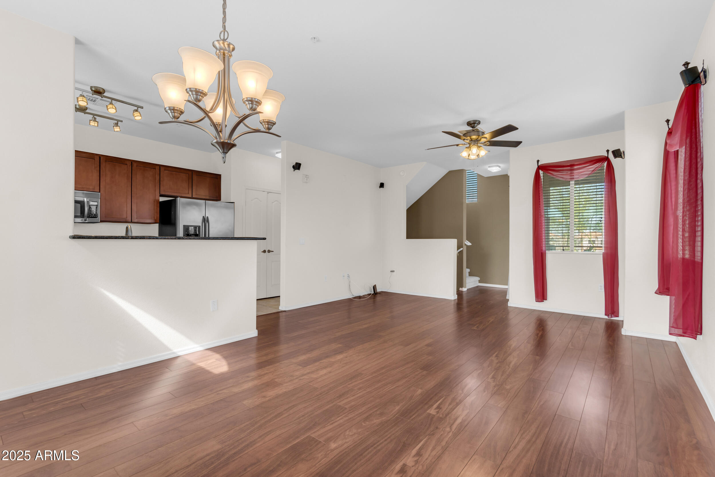 240 W JUNIPER Avenue, 1241