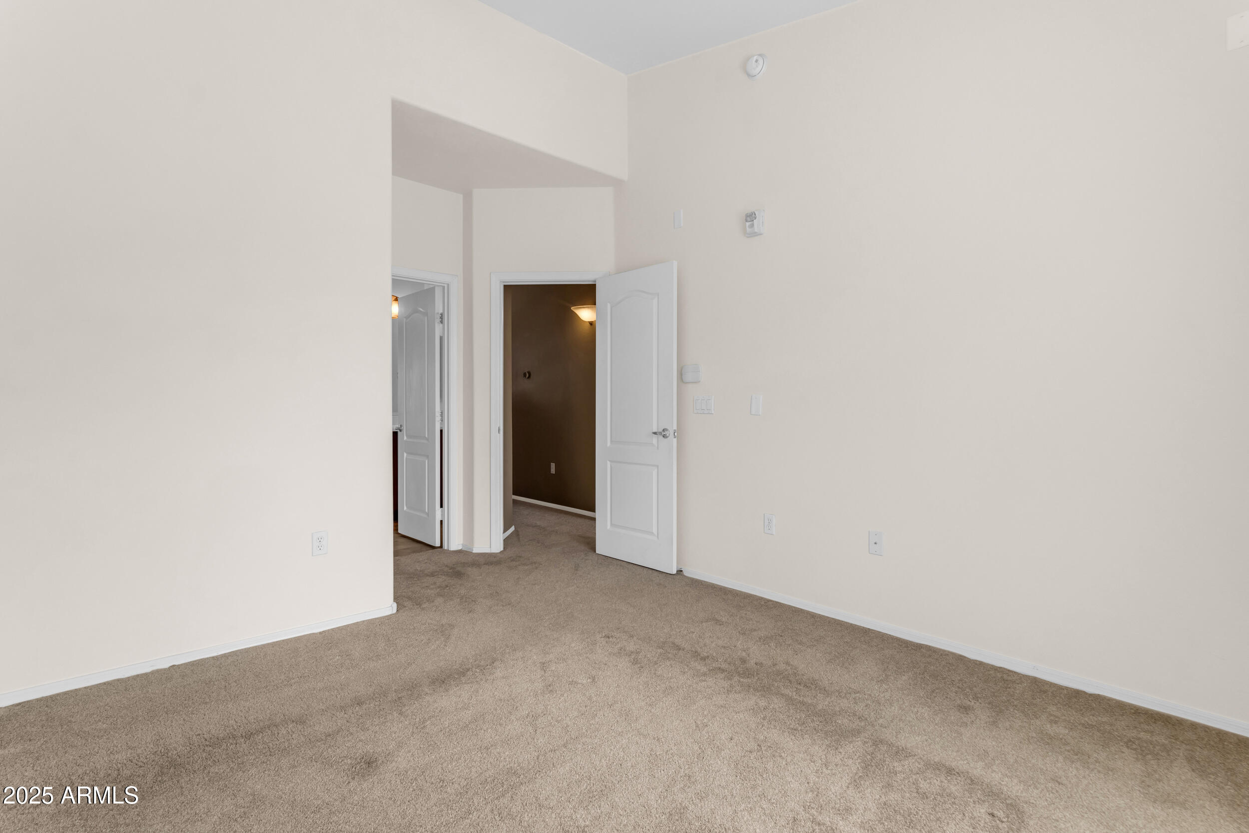 240 W JUNIPER Avenue, 1241