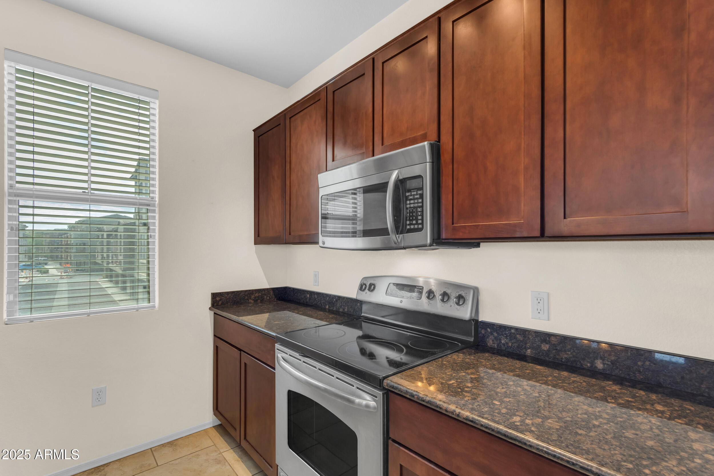 240 W JUNIPER Avenue, 1241