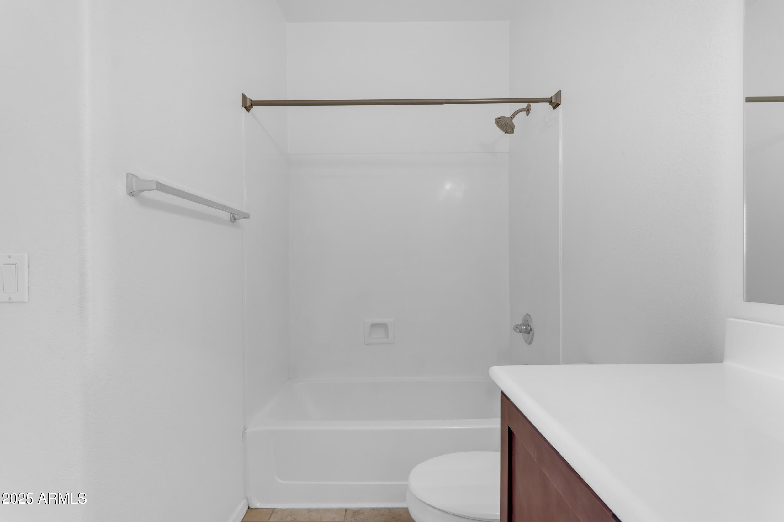 240 W JUNIPER Avenue, 1241