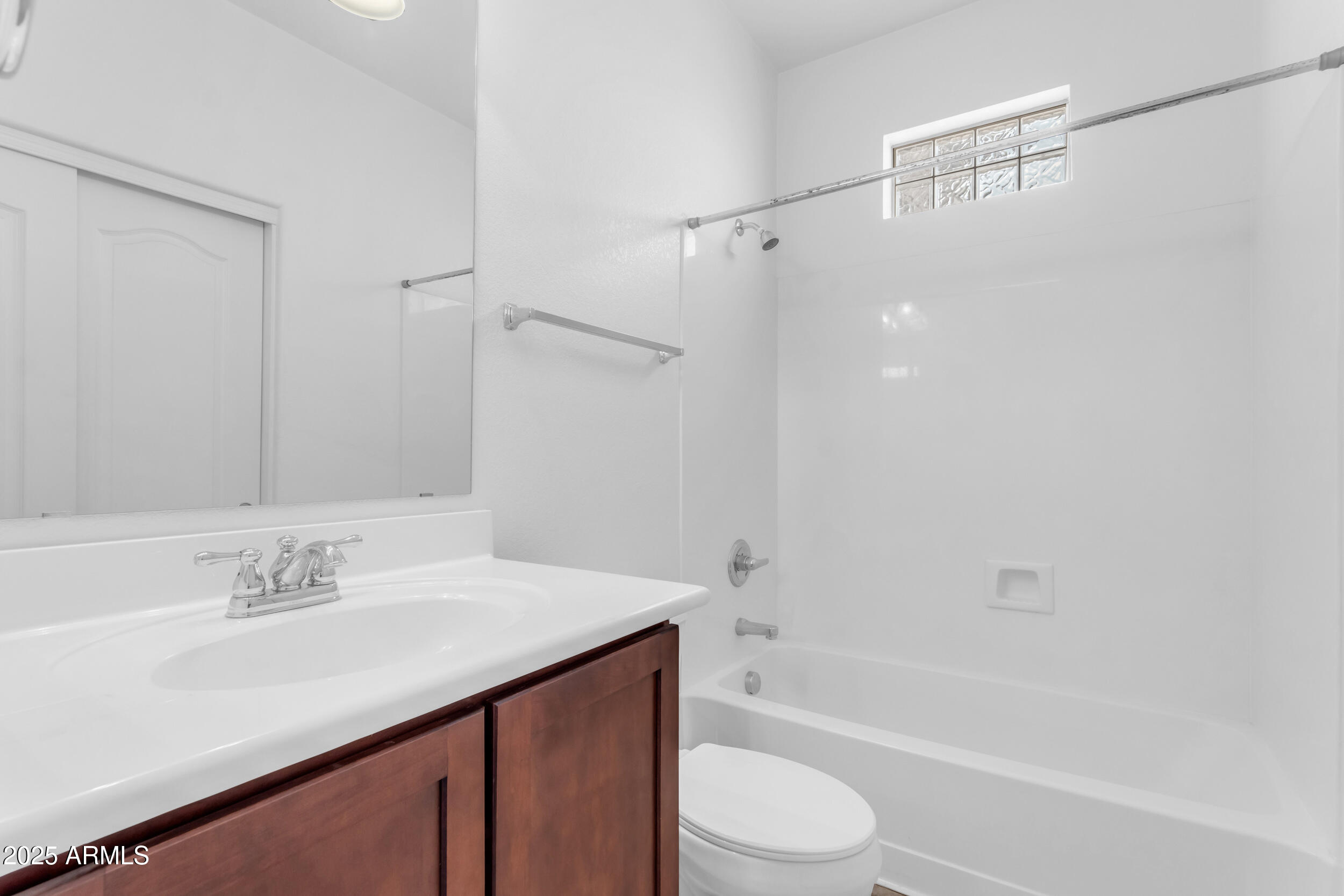 240 W JUNIPER Avenue, 1241