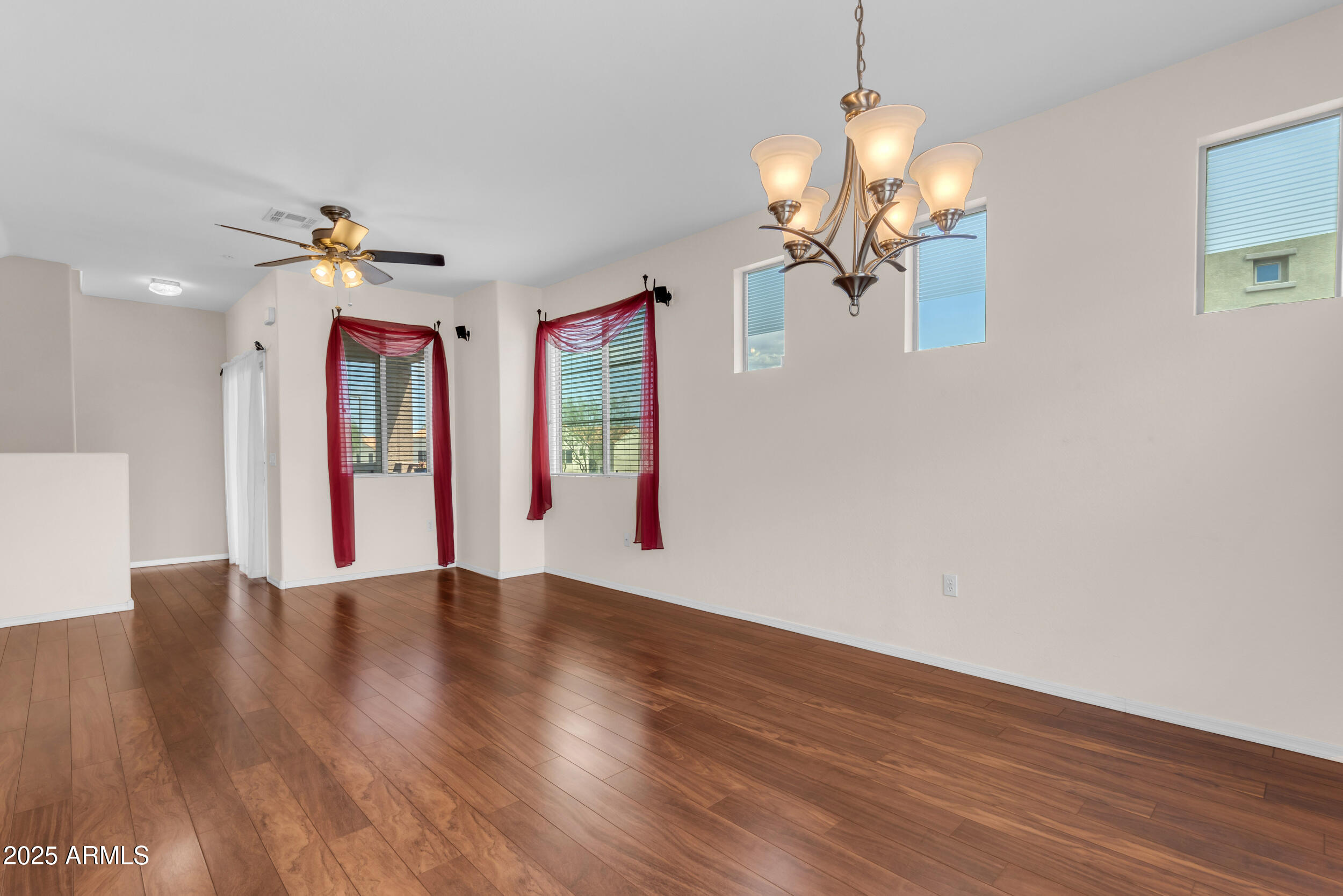 240 W JUNIPER Avenue, 1241