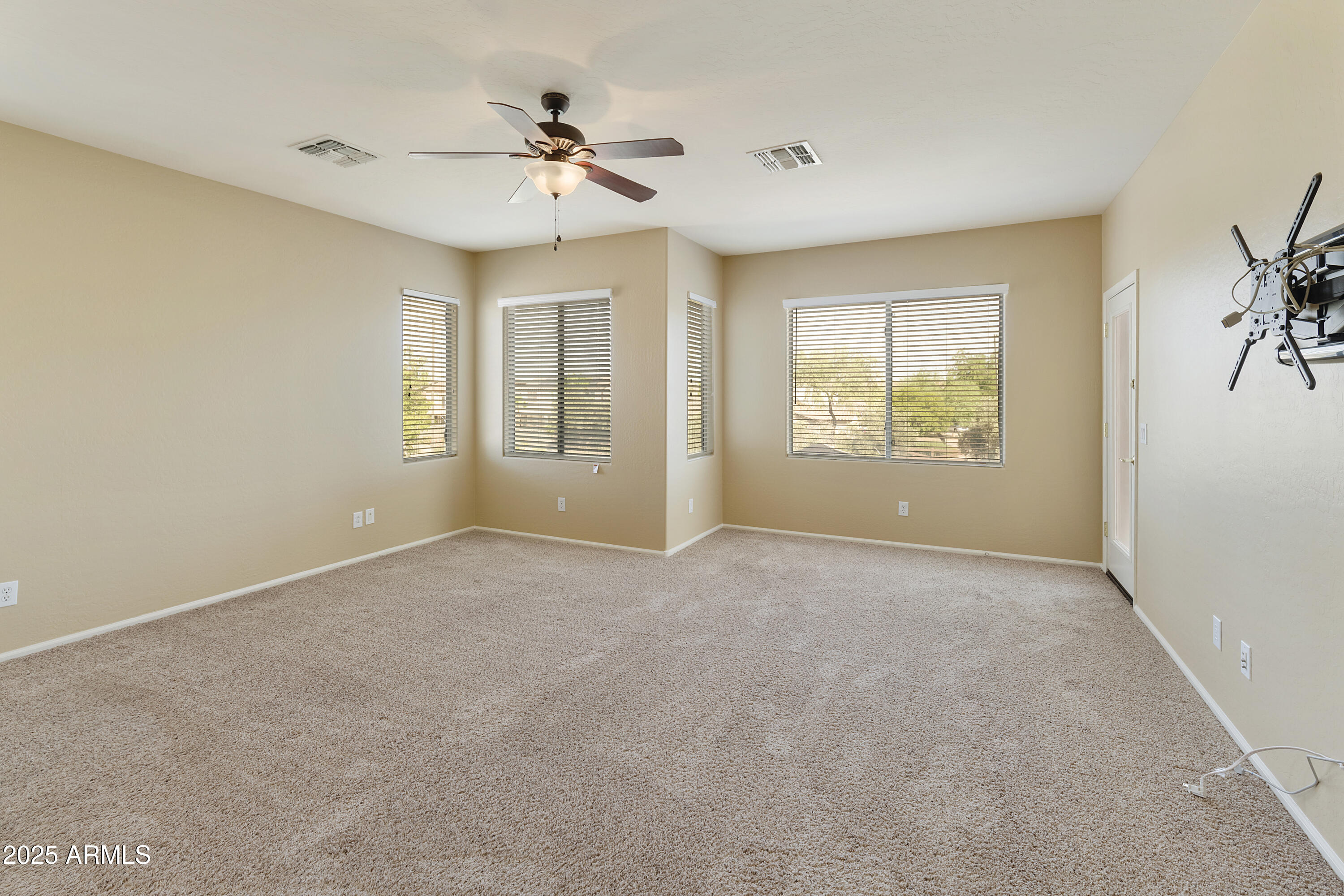 4220 E MARSHALL Avenue