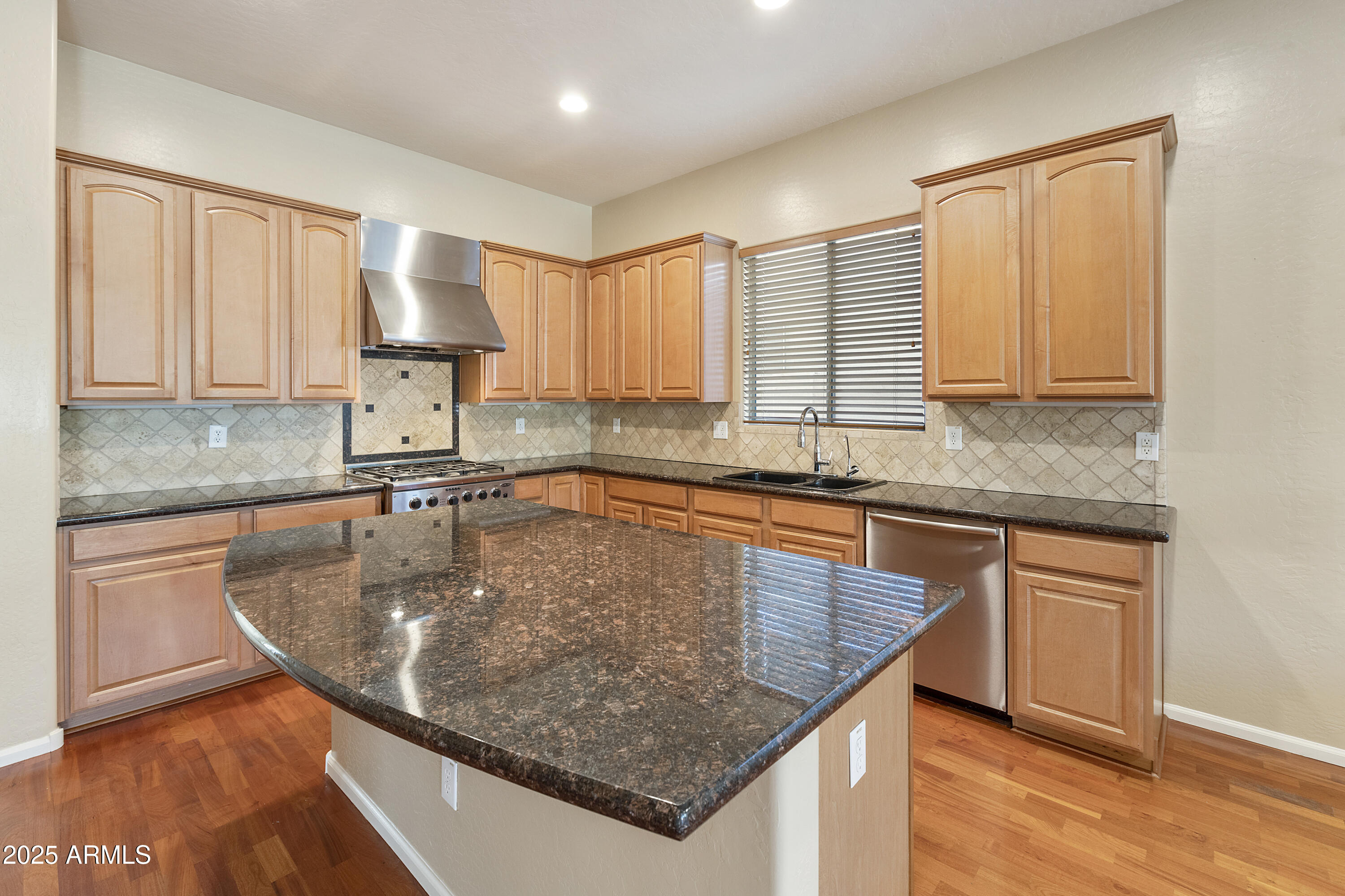 4220 E MARSHALL Avenue