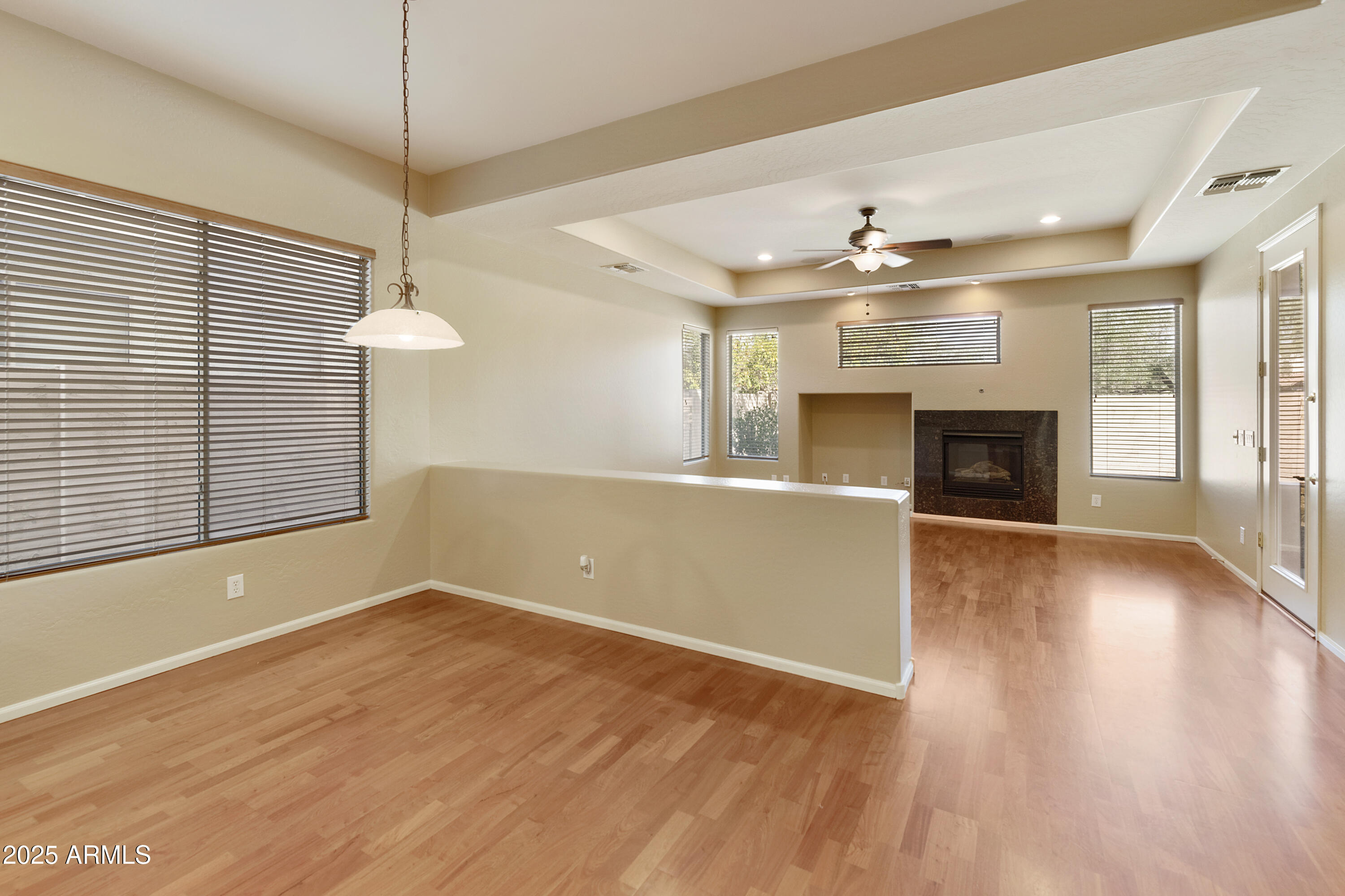 4220 E MARSHALL Avenue