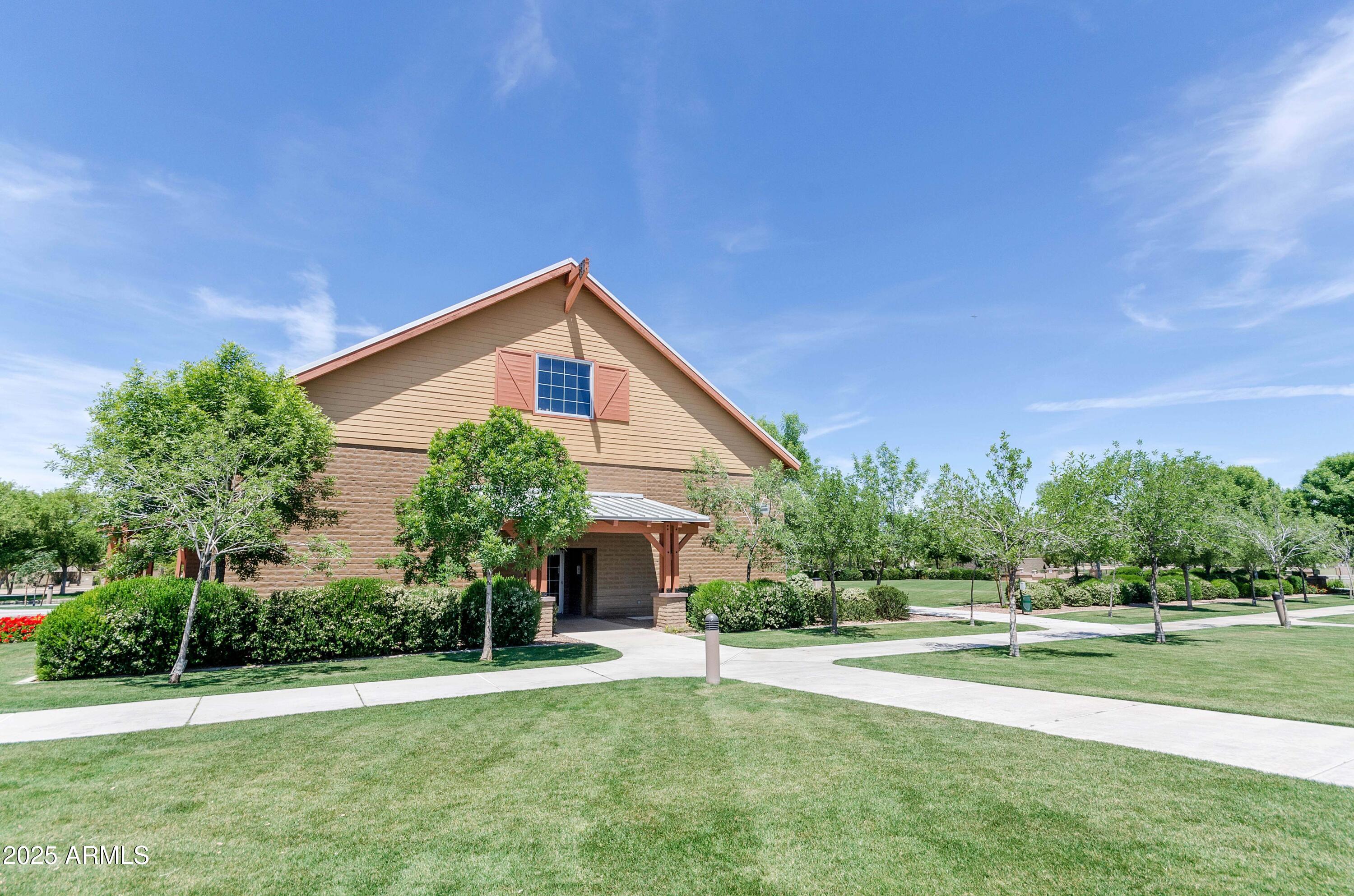 4220 E MARSHALL Avenue