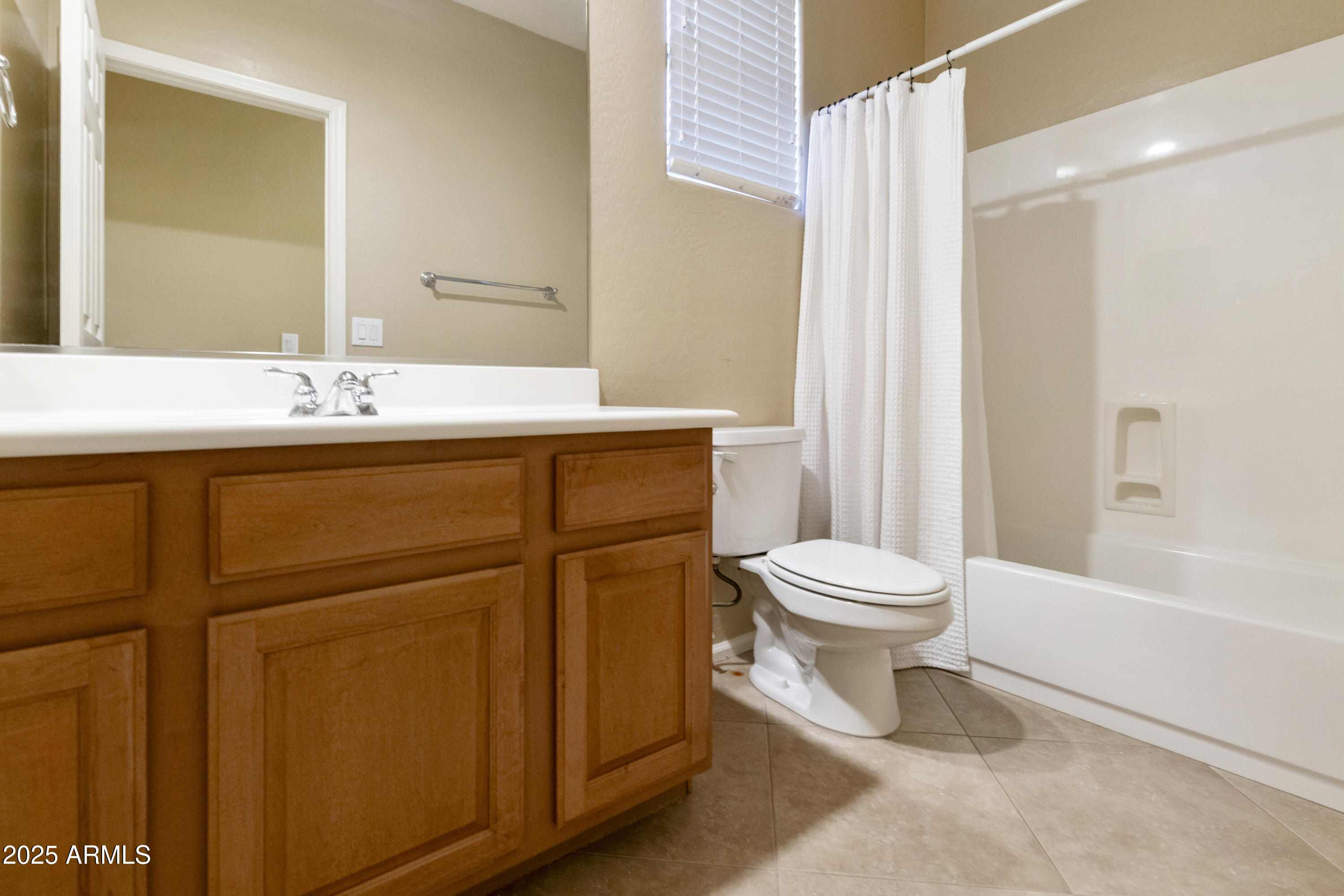 4220 E MARSHALL Avenue