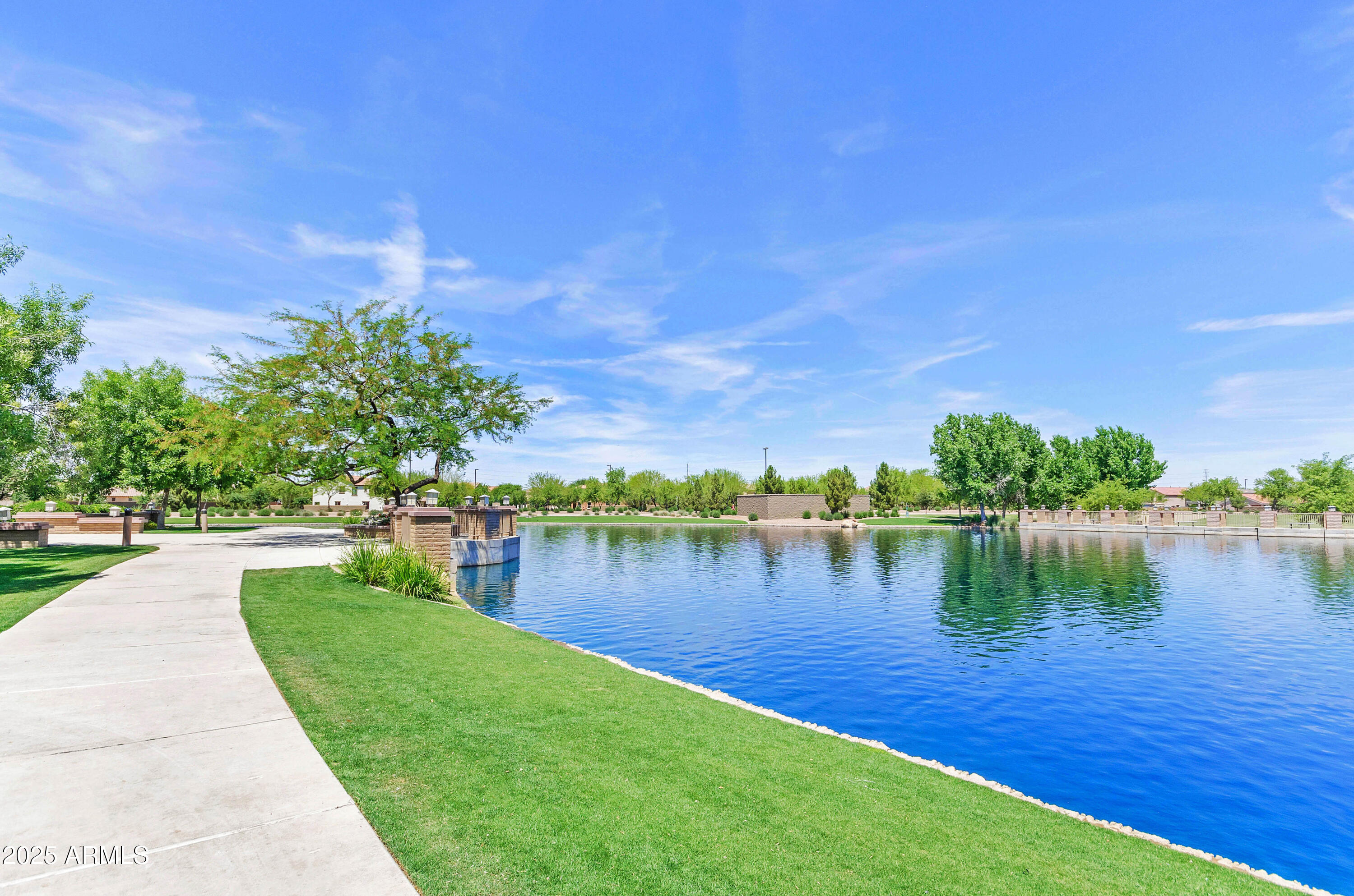 4220 E MARSHALL Avenue