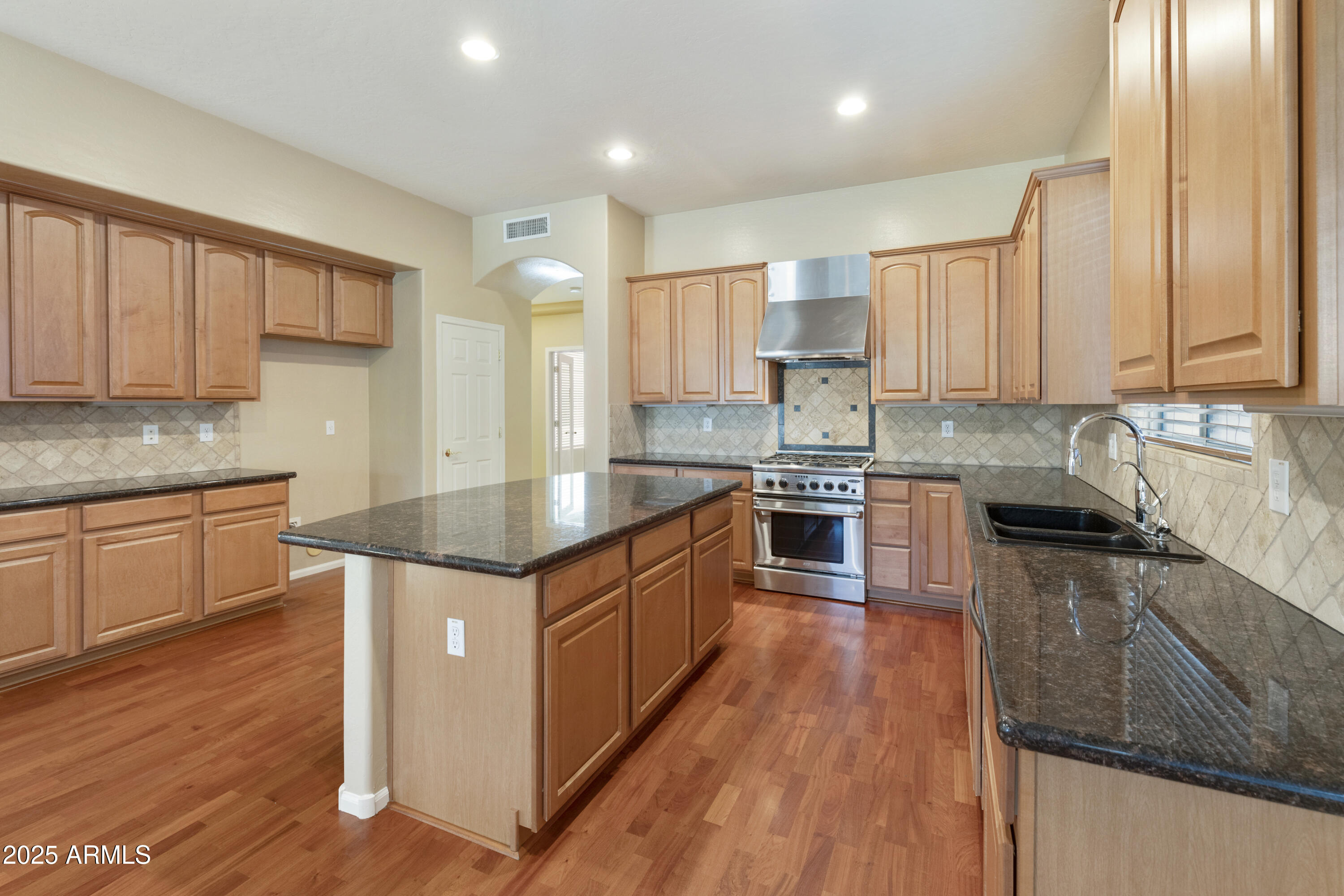 4220 E MARSHALL Avenue